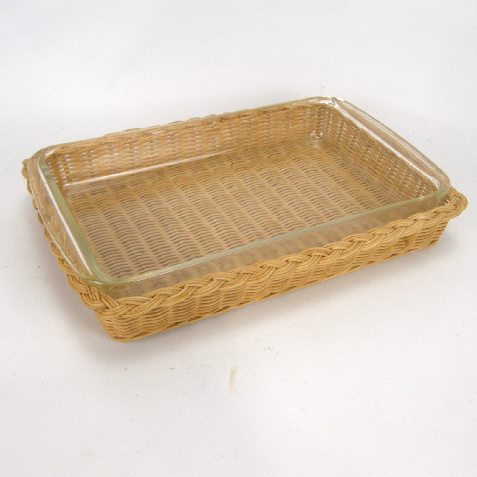 Pyrex 232 Clear Casserole Baking Dish with Wicker Basket Carrier 11.75″ x 7.5″