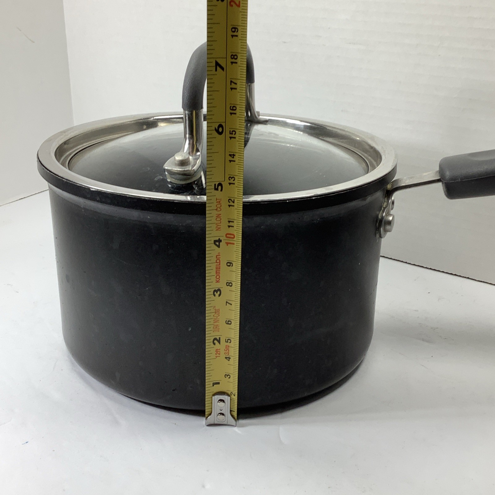 PAMPERED CHEF Hard Anodized Non-Stick 3 Qt Titanium Sauce Pan Pot Lid