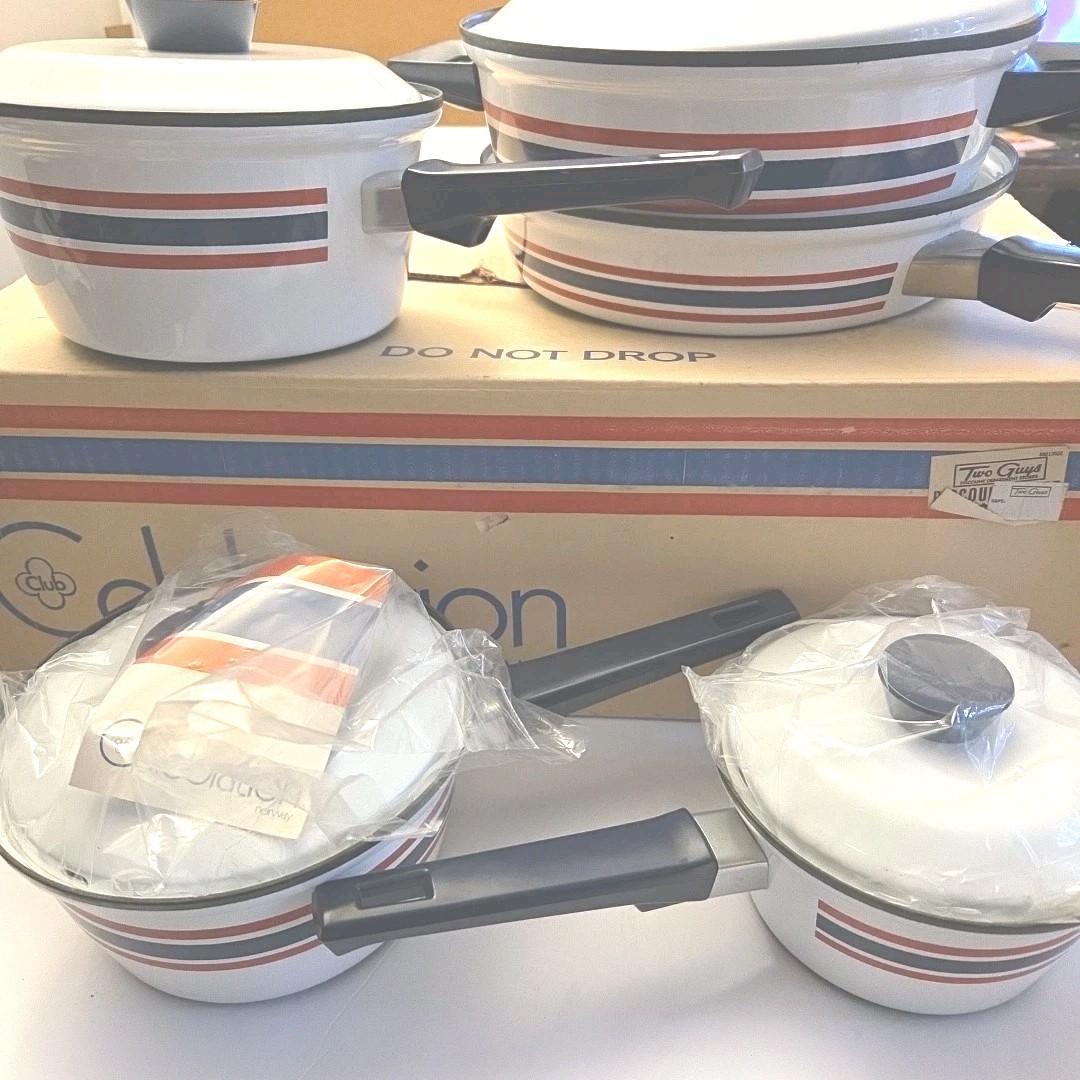 CLUB CELEBRATION Norway 9 Piece Pot Pan Set Dutch Oven New W/Box~ Red White Blue