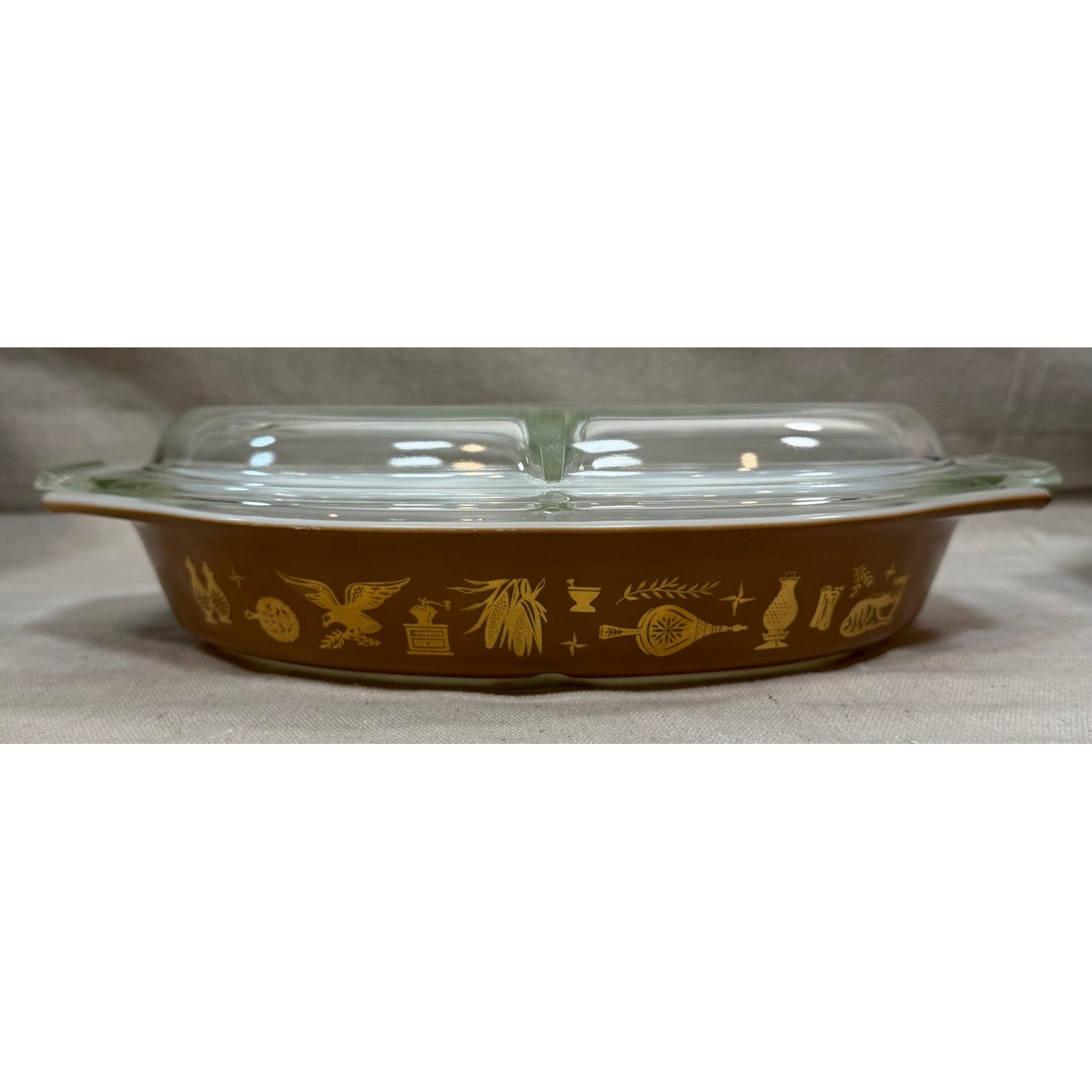 Vintage Pyrex Early American 1.5 Quart Divided Casserole Dish 043 Brown Gold Lid