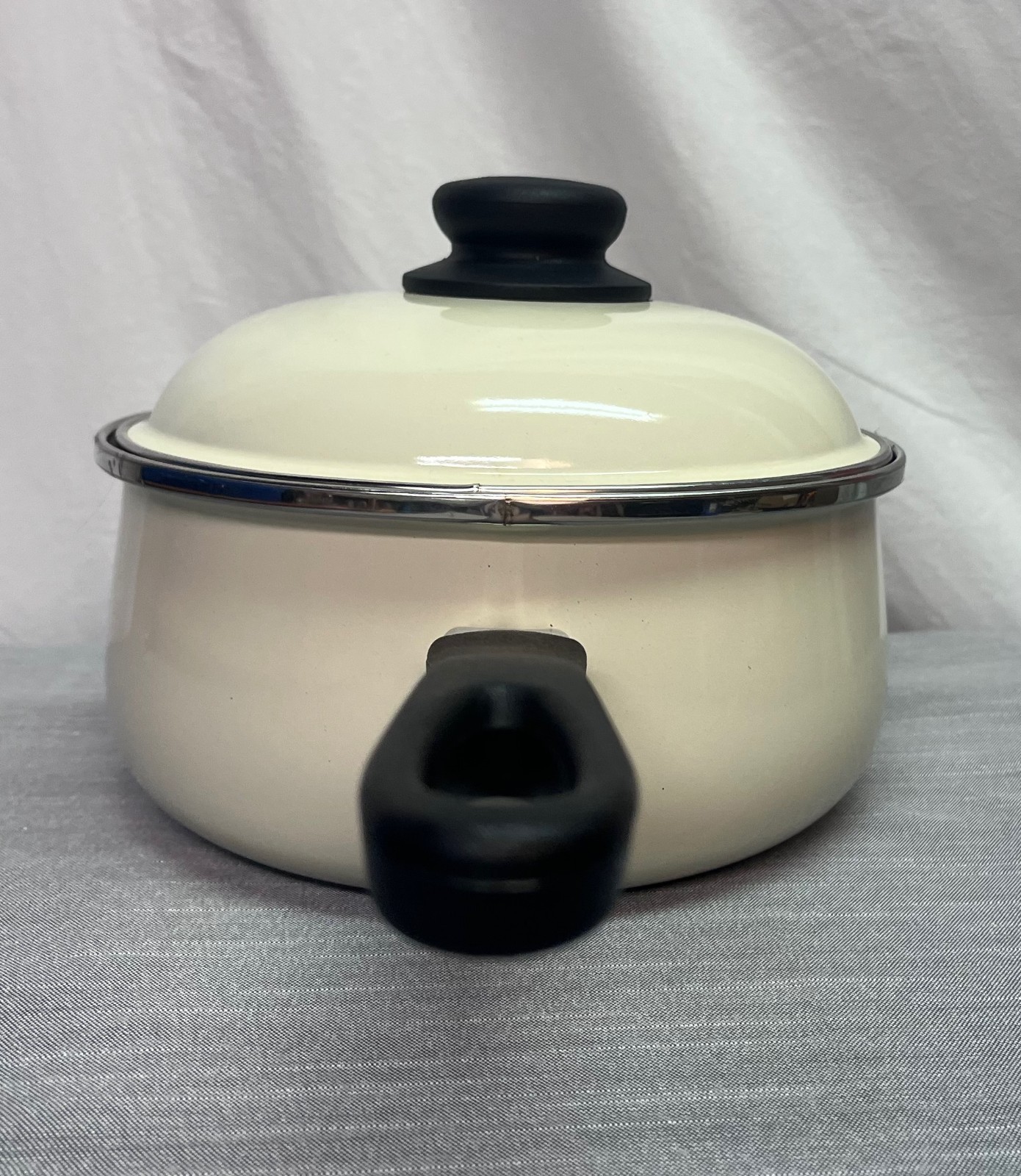 MEGAWARE White 2qt Ceramic Saucepan Gas Electric Induction Spain W/Lid retro