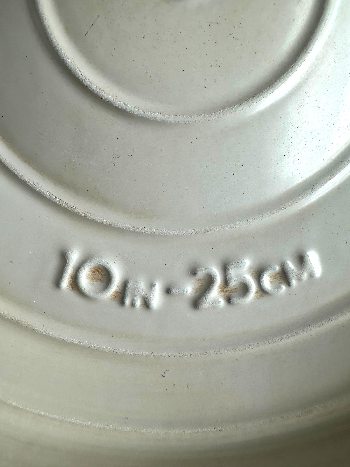 Made In – Cookware – 5Qt. enamelled cast iron pot /lid never used