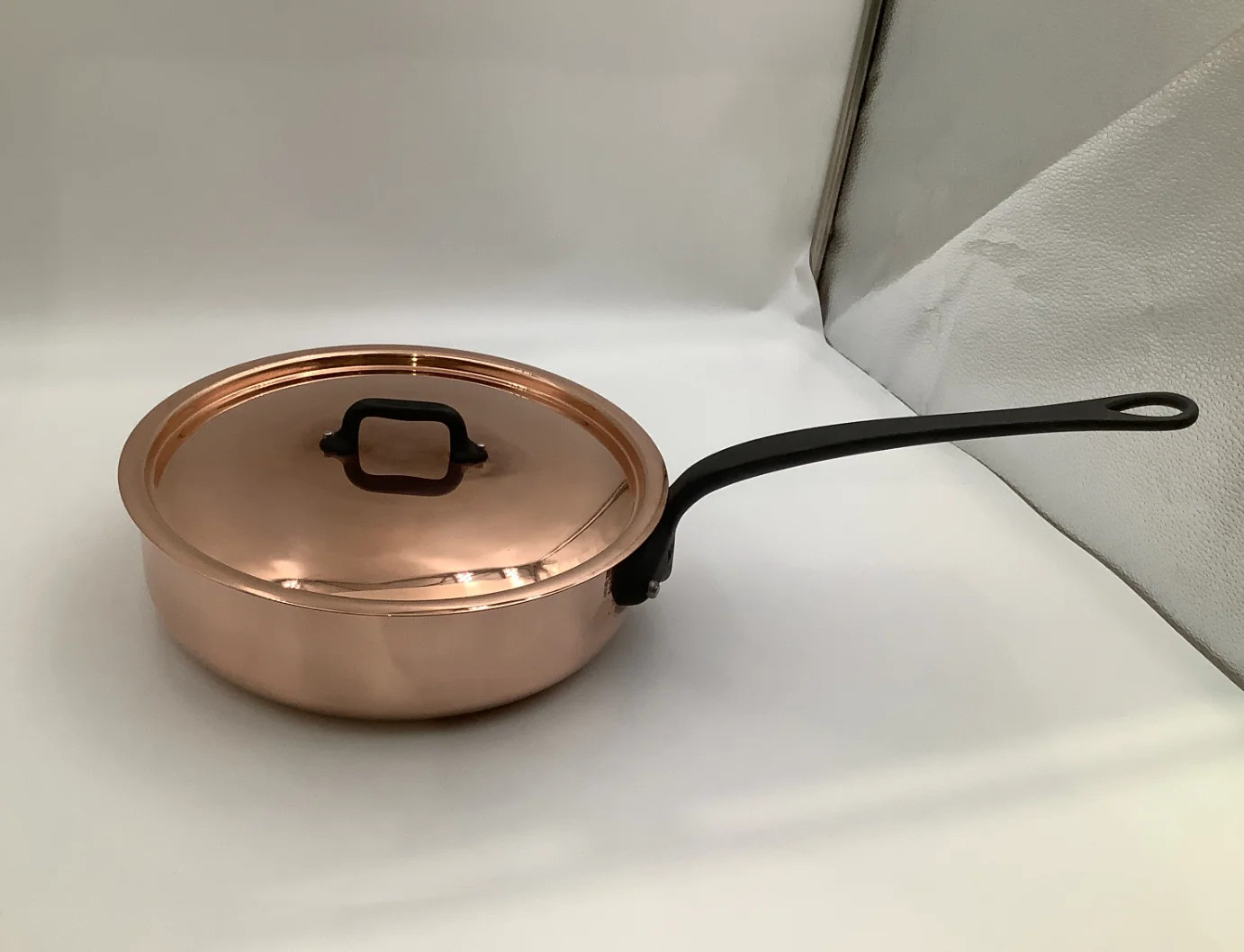 Mauviel M’Heritage 150 CI Polished Copper & Stainless Steel Saute pan. 9,45 In.