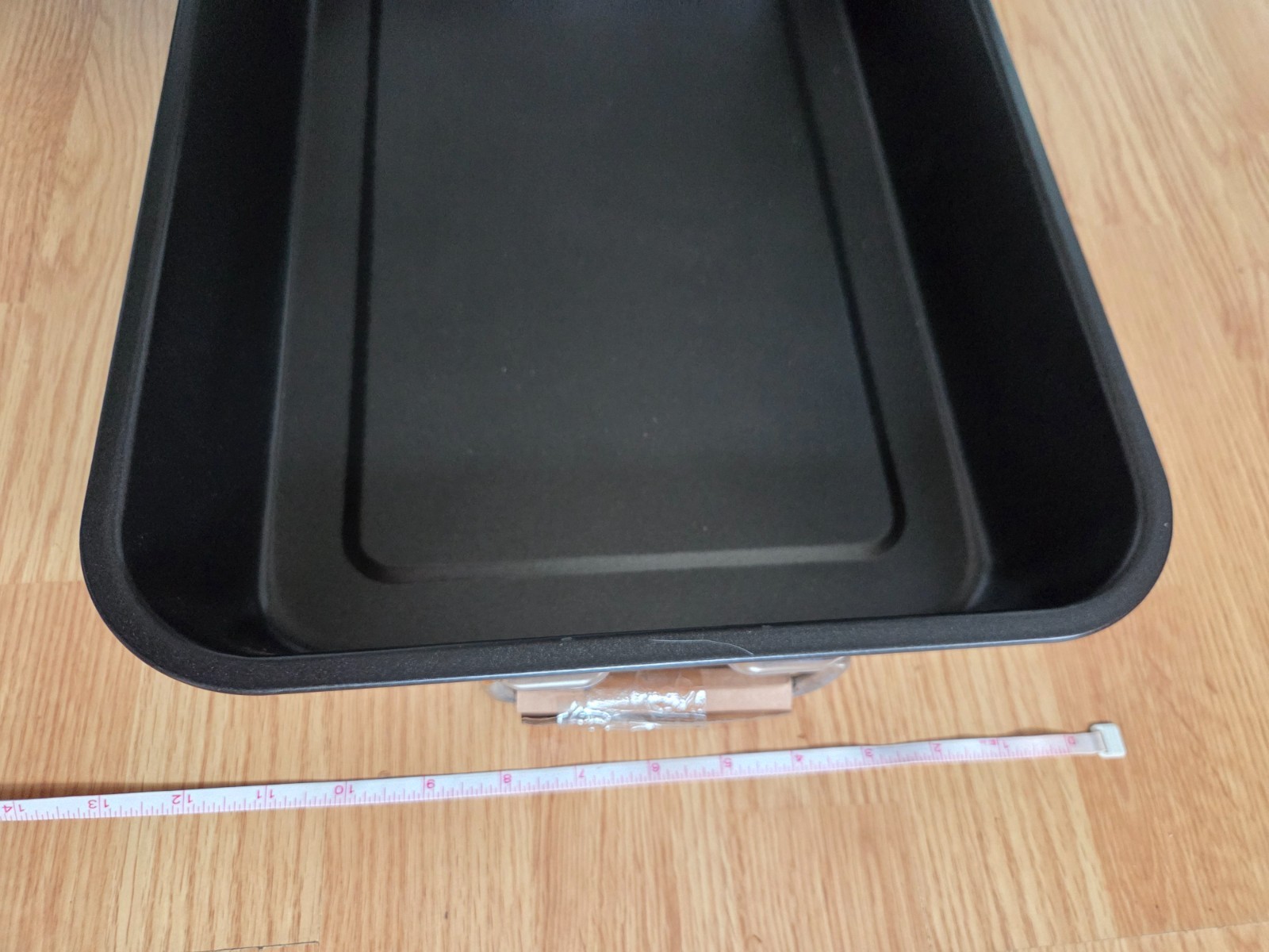 Roasting pan. 18 × 12 × 3. Dark black, non stick, silver handles.k