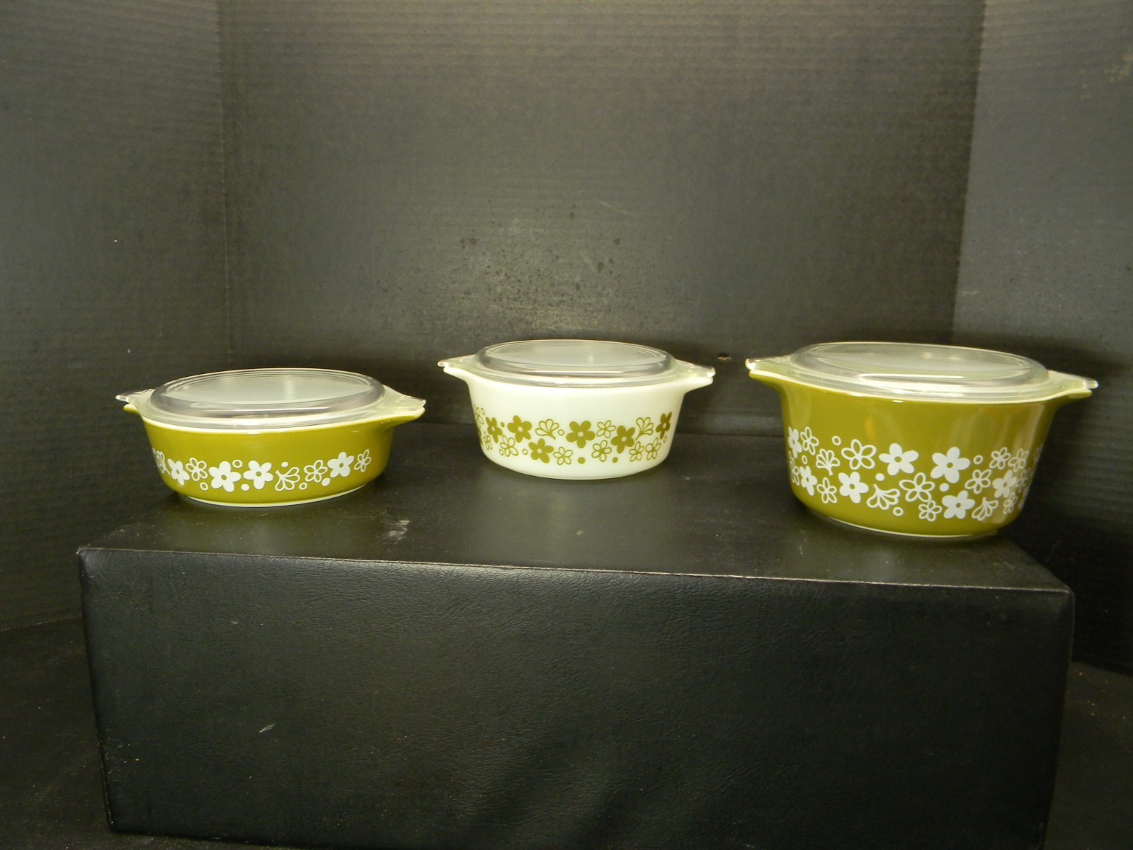 Pyrex Spring Blossom casserole dishes Lids Crazy Daisy 473 472 471 Set Of 3