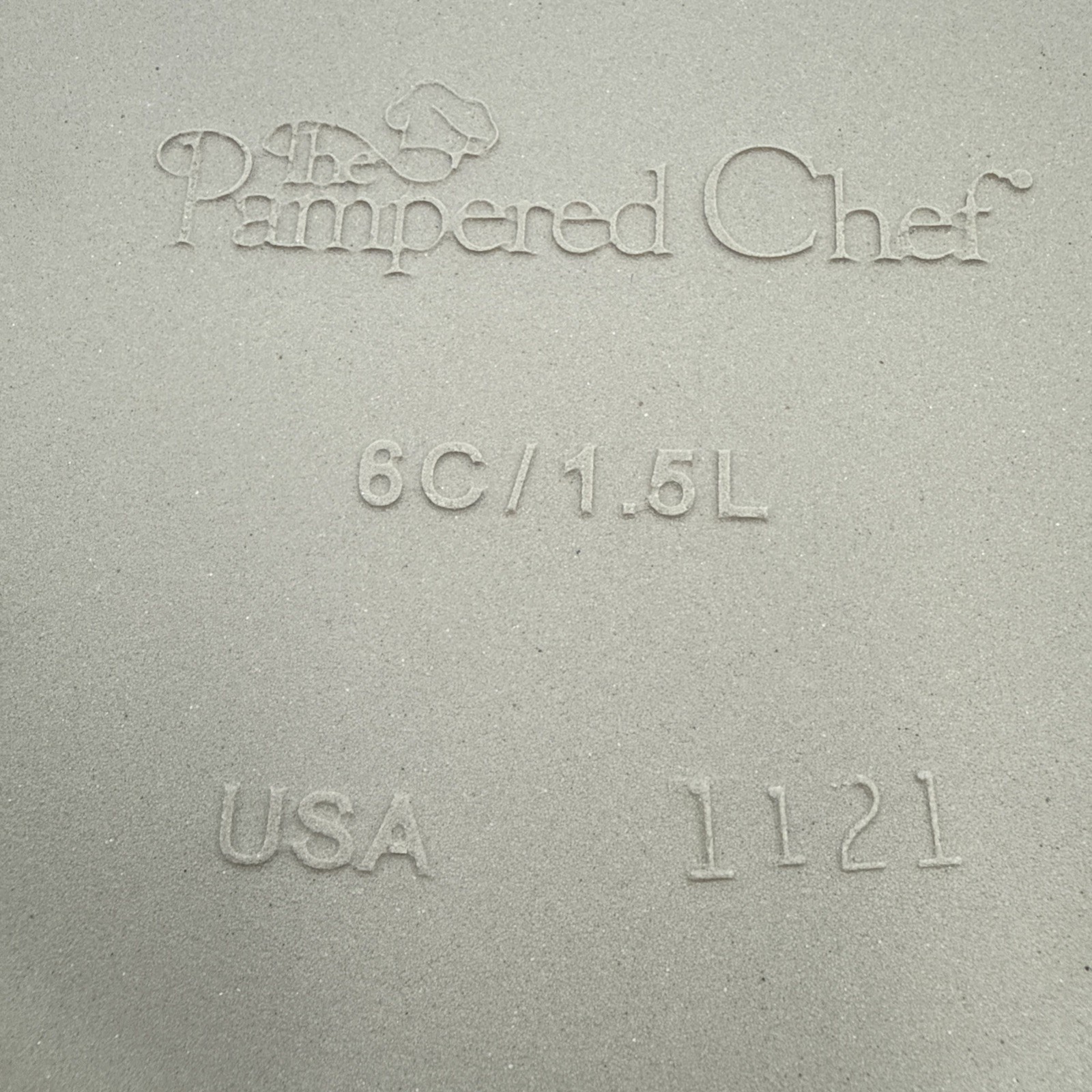 Pampered Chef Stoneware Covered Baker Cranberry 6C 1.5L USA Brand NEW Retired