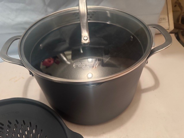 NEW Calphalon® CLASSIC Hard-Anodized Alum Nonstick 6 QT STOCK POT /STRAINER LID+
