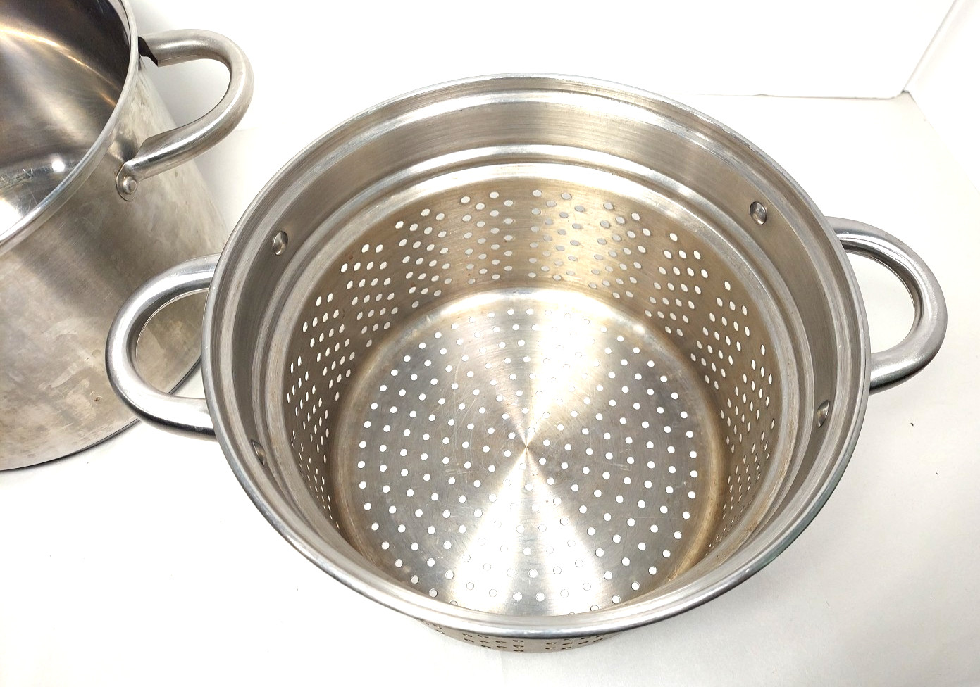 Fagor 7 Qt SS Stock Pot Gas Electric Vitro-Induction w/ Lid & Pasta Strainer