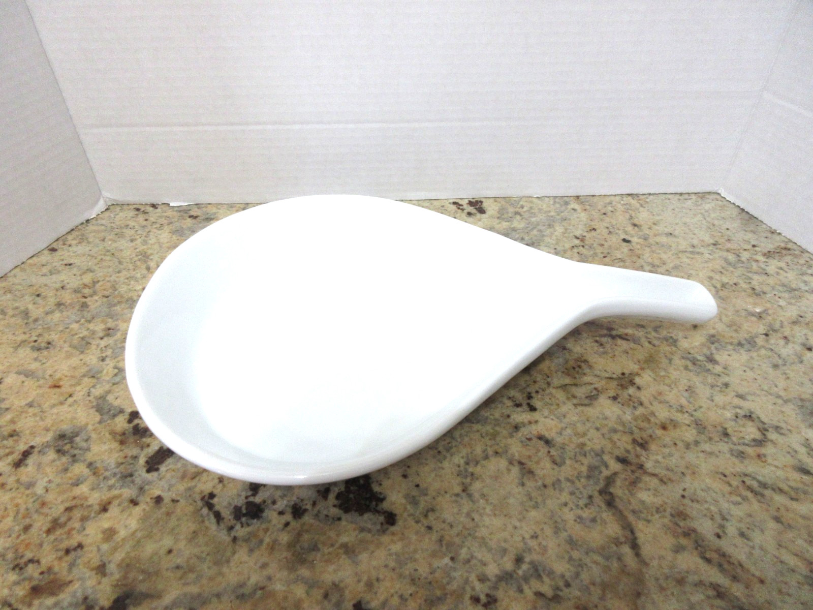 “CRATE & BARREL” by Bia Cordon Bleu Oven/Microwave Safe White Dish – Ex. Cond.
