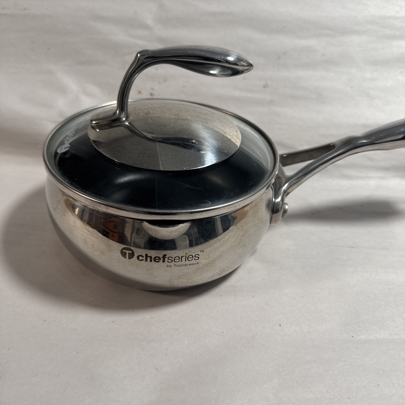 Tupperware Chef Series Non Stick 1 Qt 1.0LSauce Pan Stainless Steel Glass Cover
