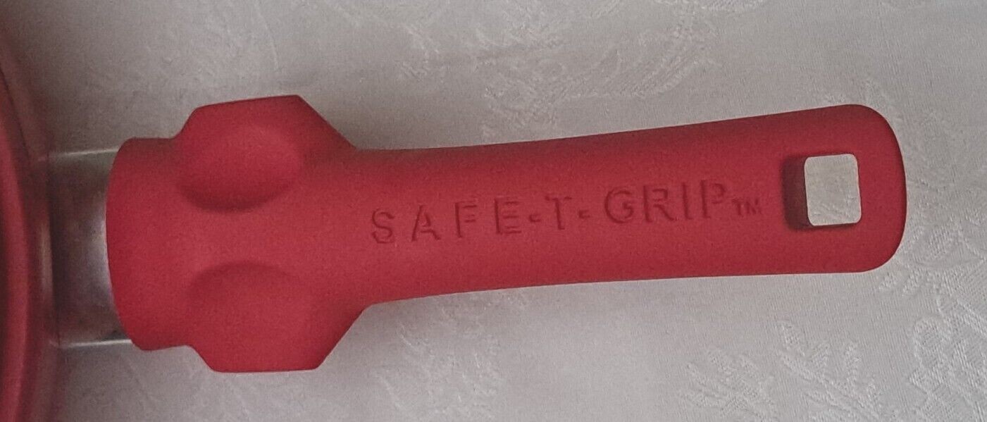 SAFE-T-GRIP 9″ FRY PAN (Red) WITH GLASS LID