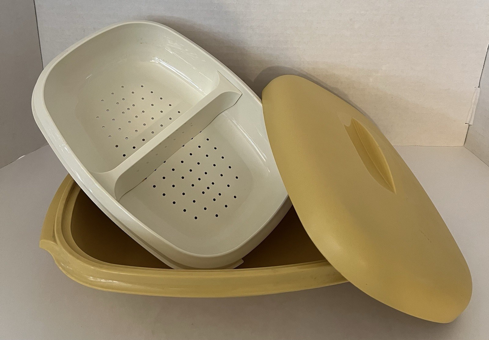 Tupperware Harvest Gold Microwave Vegetable Rice Steamer 3 Piece VTG Retro 1273
