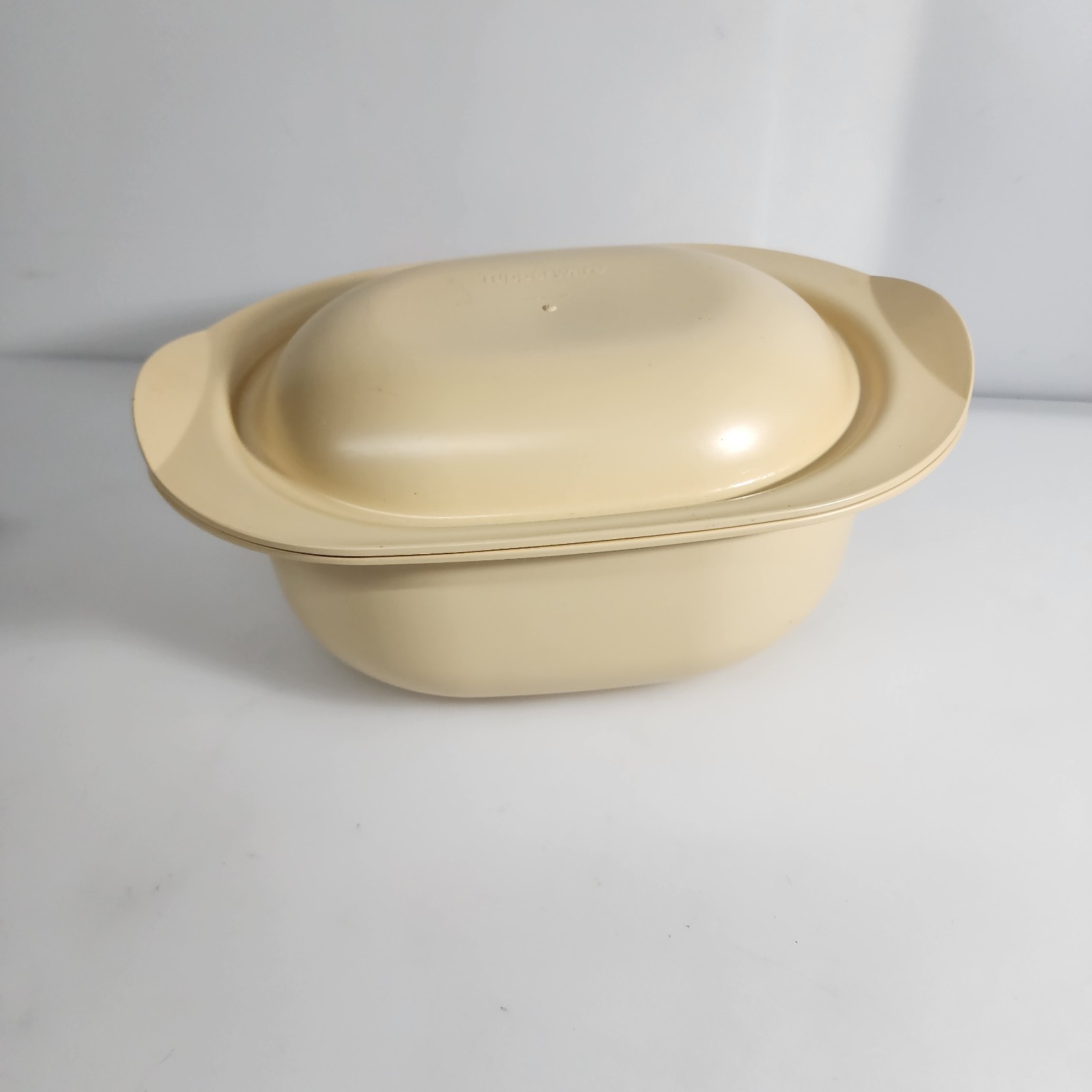 Vintage Tupperware 3 Quart Oven Microwave Covered Casserole Bowl Lid Cover 3651A
