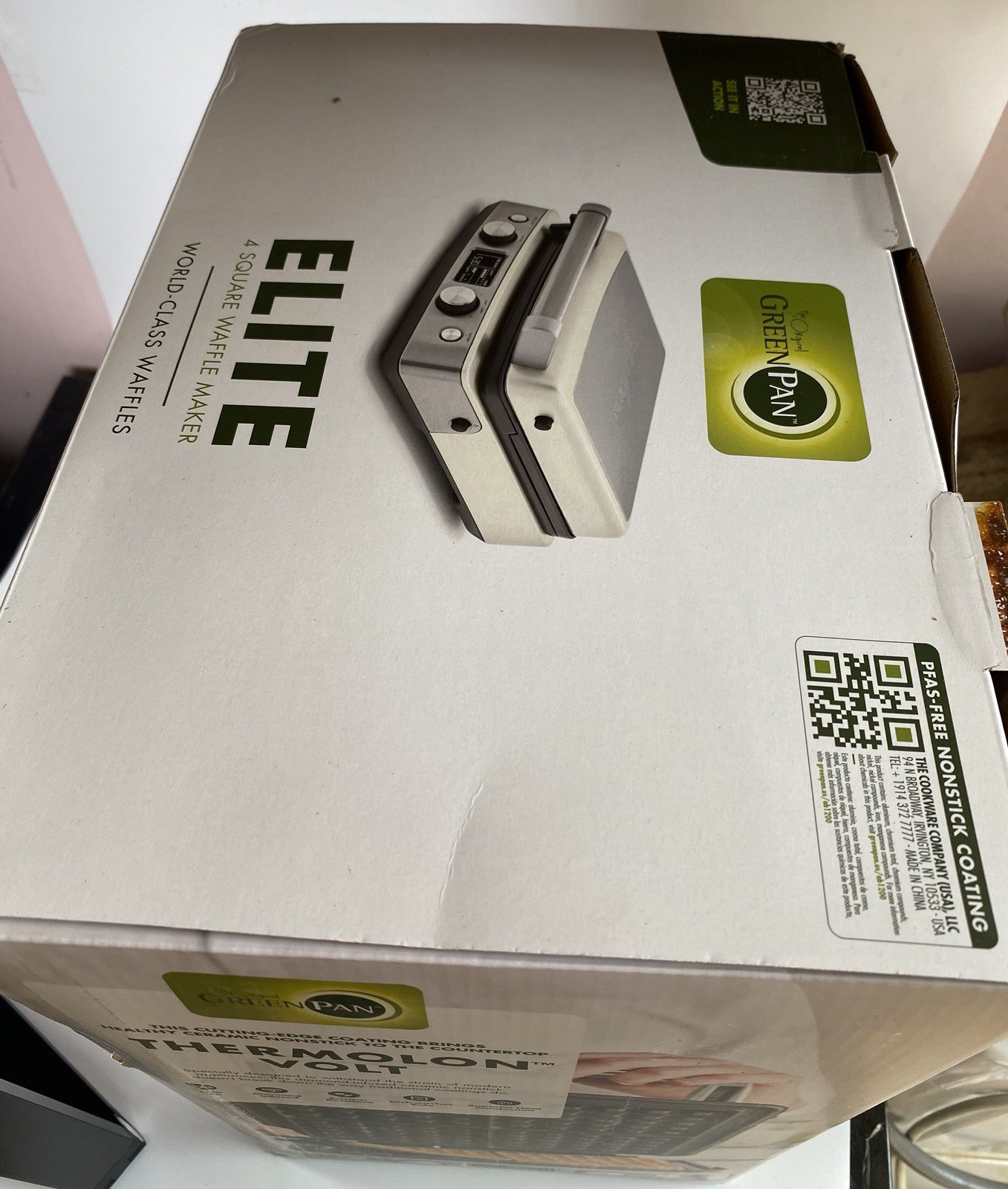 GreenPan CERAMIC NONSTICK 4-SQUARE WAFFLE MAKER – Retails $430 – NEW & UNUSED