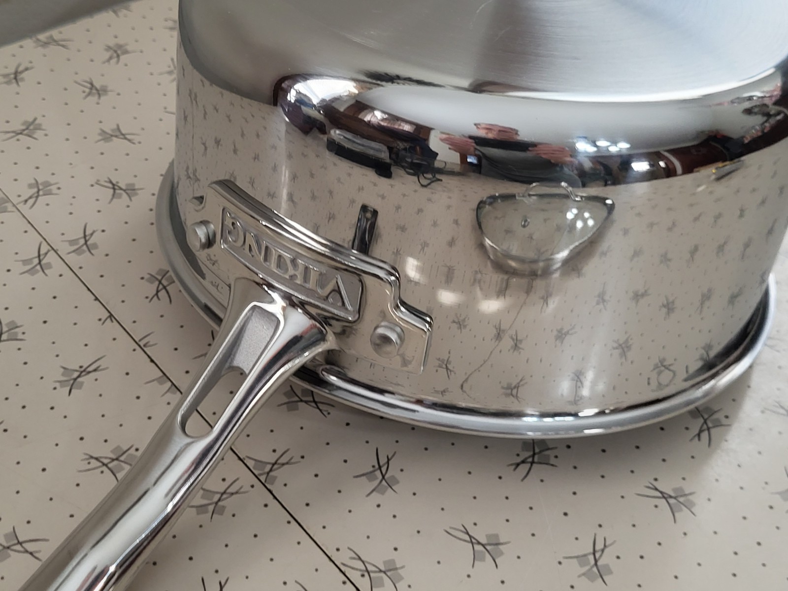 Viking 3-Ply Bonded Stainless Steel Sauce Pan Pot 3QT/2.8L With Vented Lid
