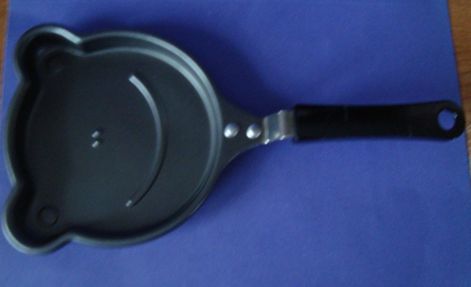 NEW 5″ Non Stick Frying Pan makes Single Smiling Bear Shaped Pancakes