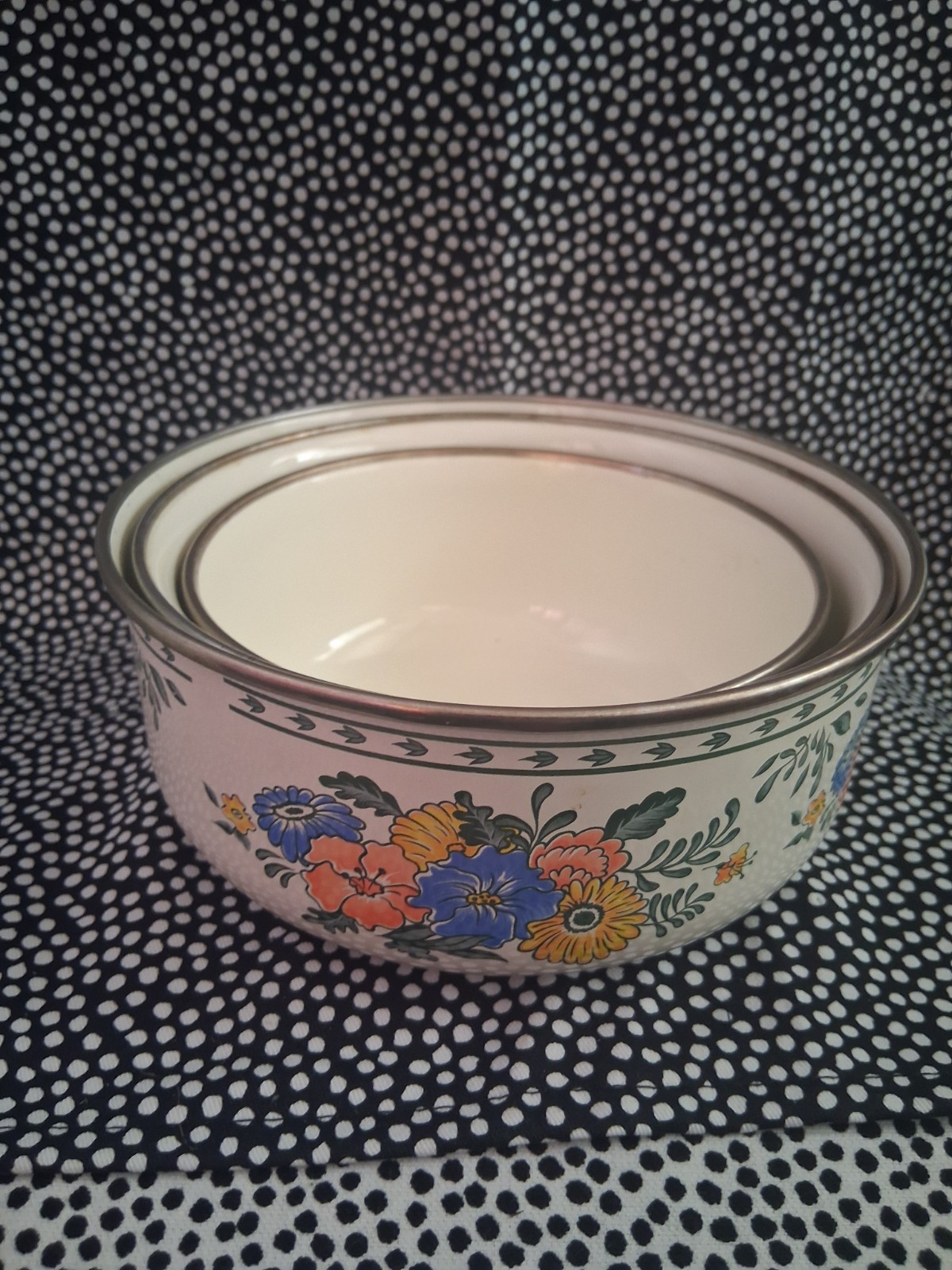 Vintage Kobe Kitchen Flower Pattern Enamel Metal Mixing Bowls no Lids 3ct