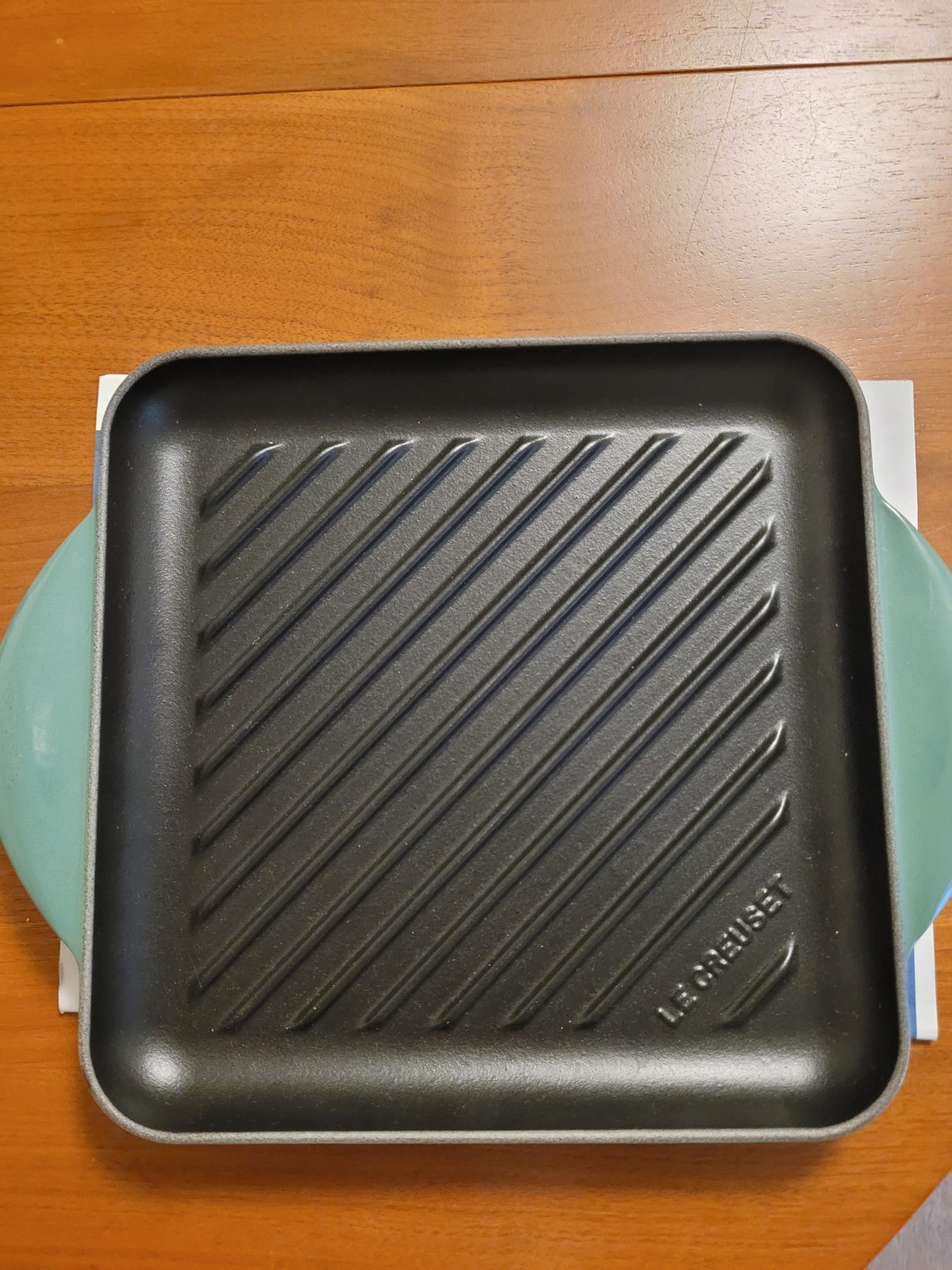 Le Creuset Signature Cast Iron 9.5 Inch Square Grill–Green