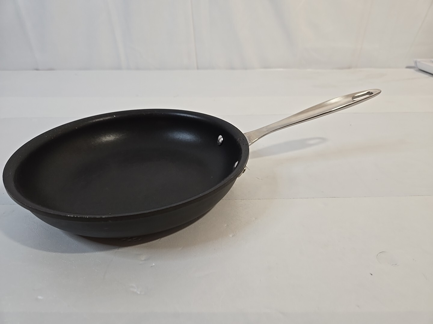Cuisinart 8″ Skillet Model 6422-20R (20 cm) Nonstick Anodized Open Frying Pan