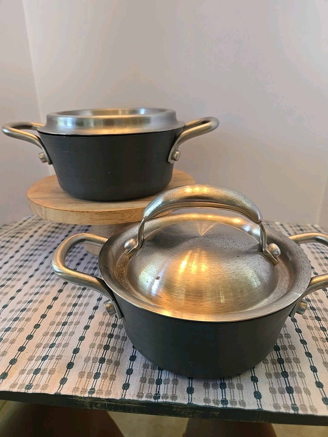 Set of 2 Technique Hard-Anodized Non-Stick 1/2 Qt/ 0.4L 2 handle Pots w/ Lids