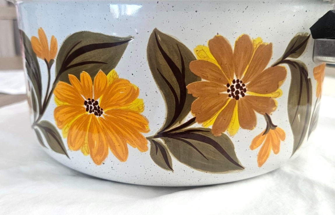 Vintage 70″s MJP Capri Enamelware Pot Orange Daisy Floral MCM Spain No Lid