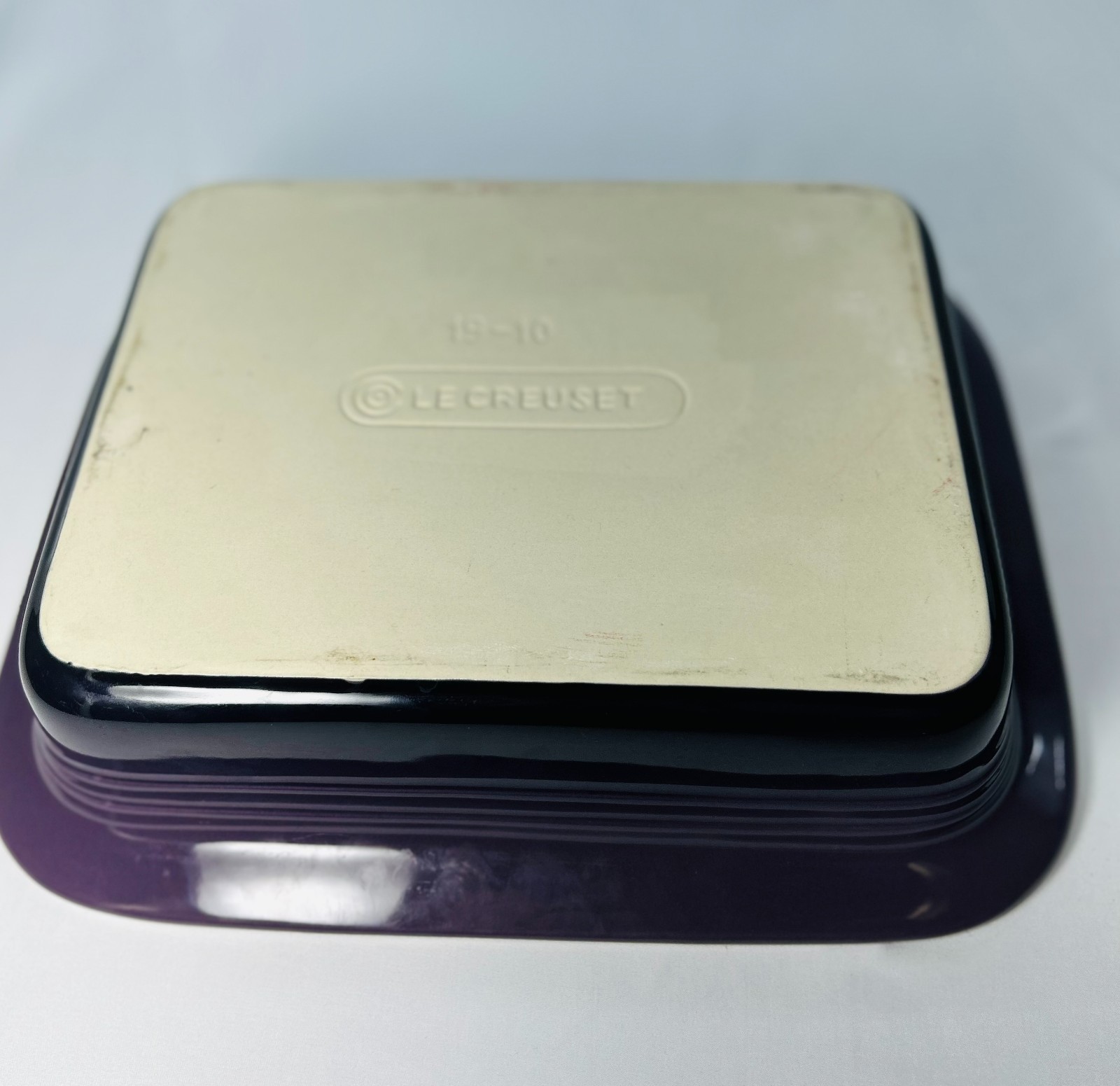 Le Creuset Retired Cassis Purple Covered Stoneware Casserole Dish 19-10
