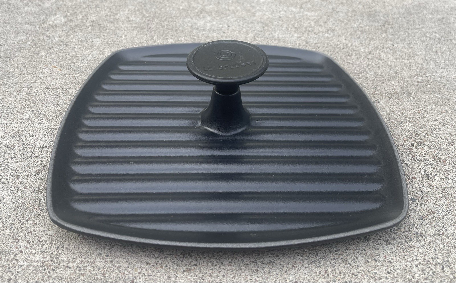 Le Creuset Panini Grill Press Enameled Cast Iron Square Black 9.25″