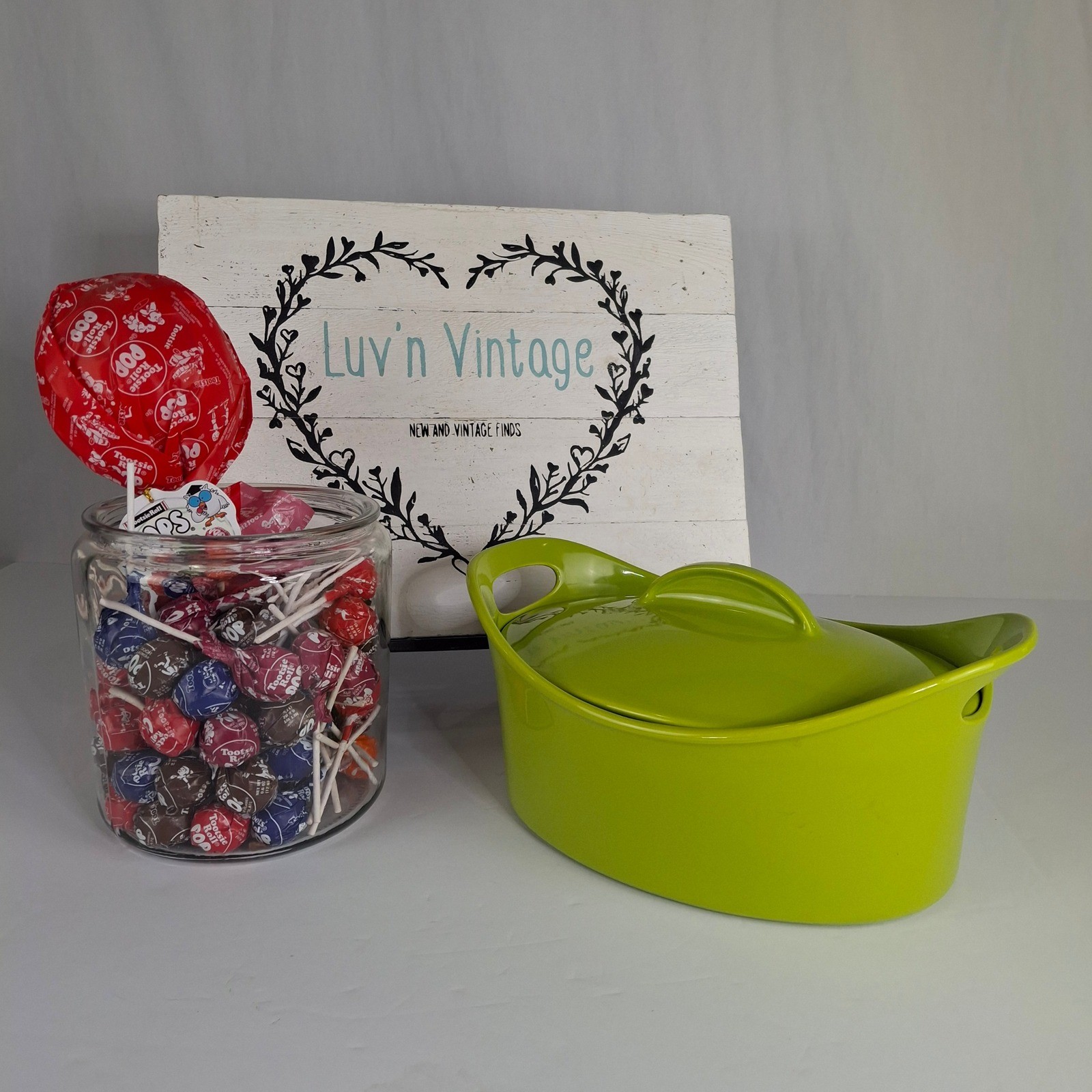 Rachael Ray Lime Green Stoneware 4.25 Quart Oval Casserole Dish with Lid