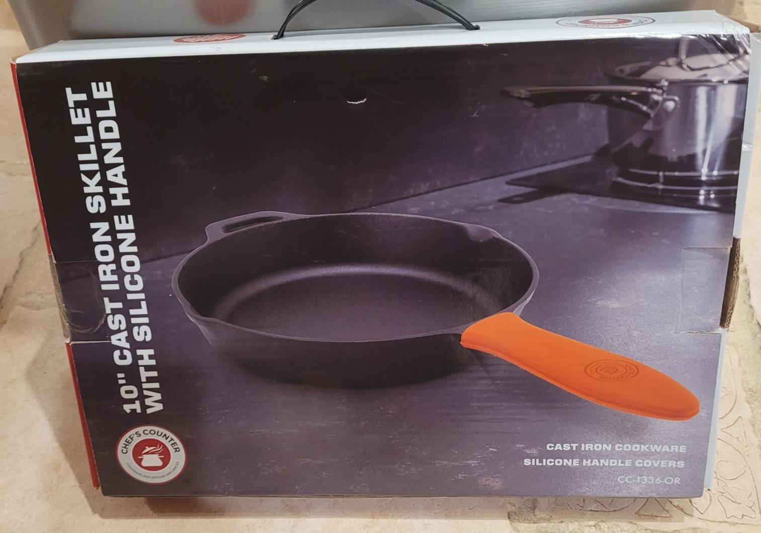 Chef’s Counter 10″ Cast Iron Skillet w/ Silicone Handle Cover Pre Seasoned NIB
