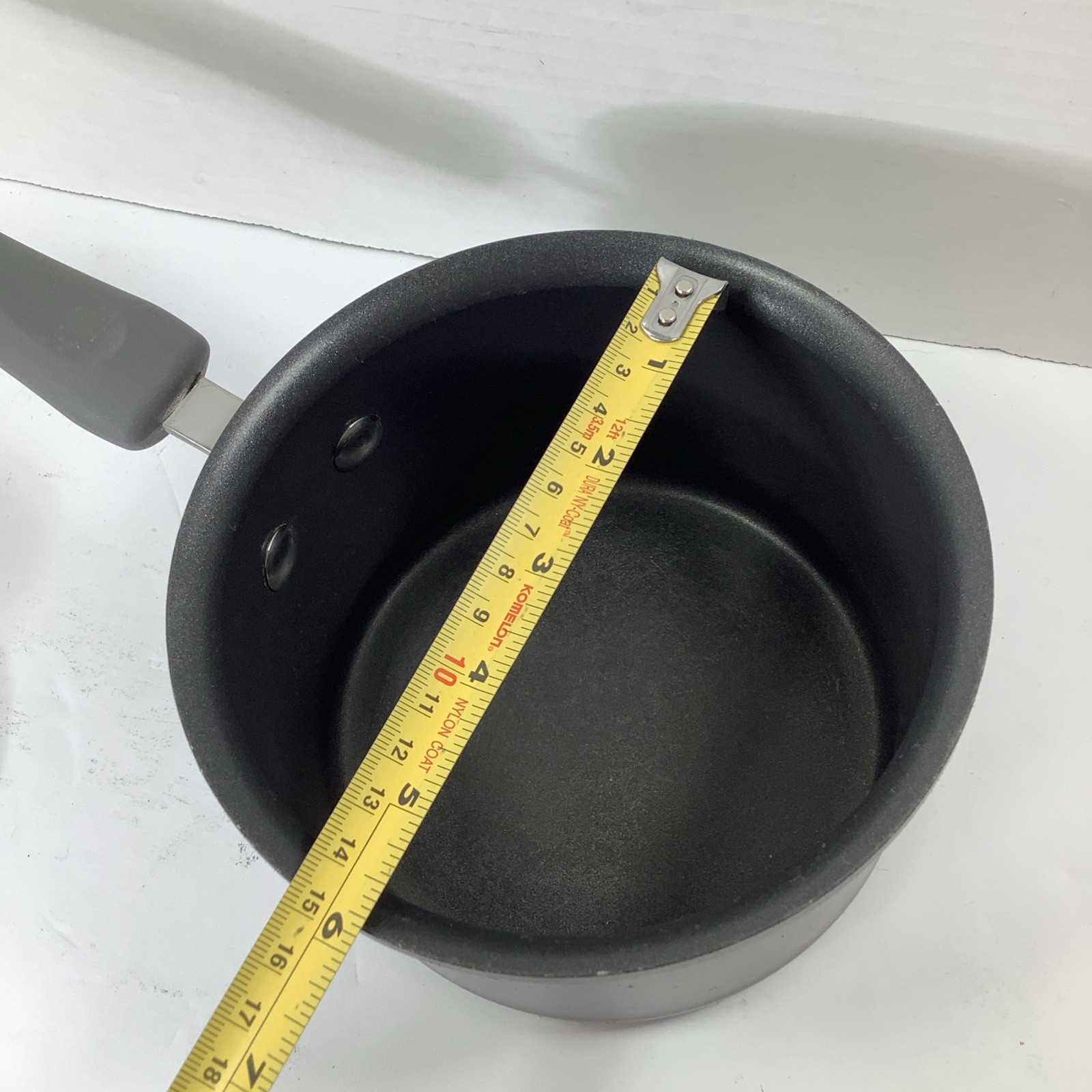 Pampered Chef 1.5 Quart 1.4 Liter titanium reinforced Hard Anodized Nonstick Lid