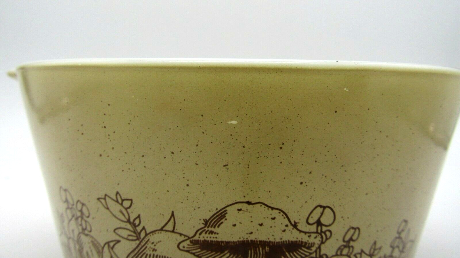 Vintage Pyrex Forest Fansies Mushroom Casserole Dish 473-B – 7.5″ L – 3.25″ H