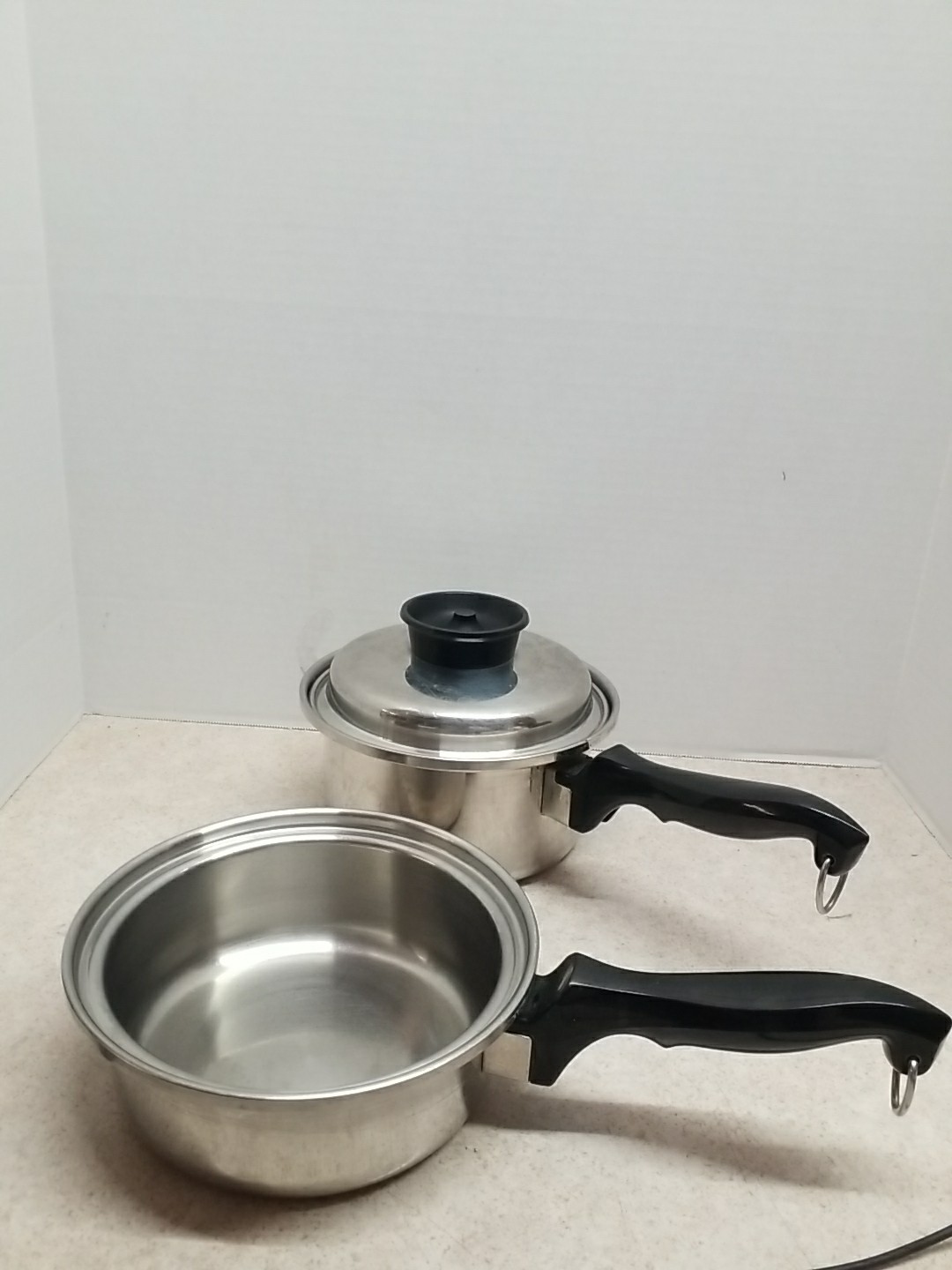 Chefs Ware 2 Qt & 1 1/2 Qt 3-Ply 18/8 Stainless Saucepans One Lid Fits Both