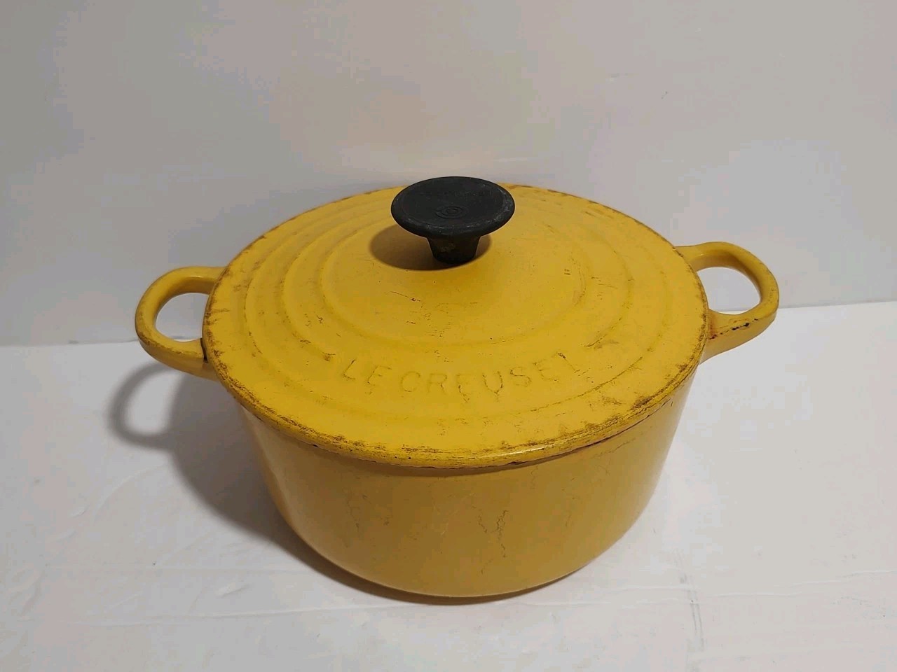 Le Creuset Round Yellow Cast Iron Casserole Dish Pot Dutch Oven 18cm Diameter