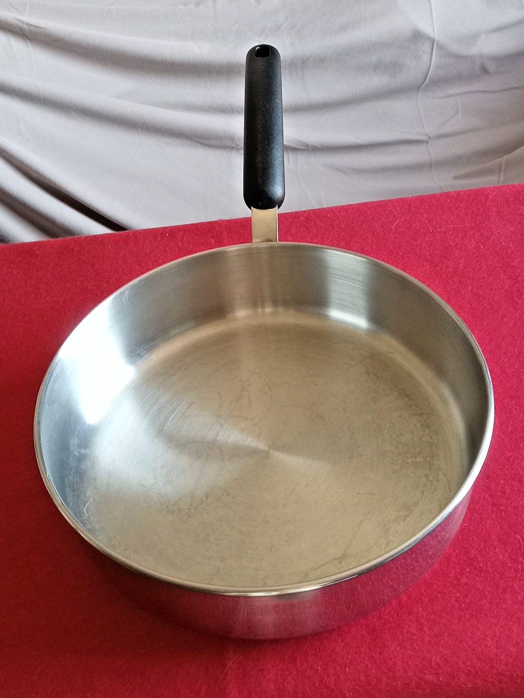 MEYER 10 IN 18/10 STAINLESS STEEL T 98 SKILLET U.S.A./THAILAND E.U.C. FRY PAN