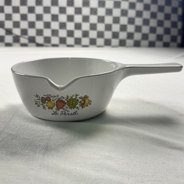 Corning Ware P-89-B Spice of Life Le Persil 2.5 Cup Saucepan with Pour Spout USA