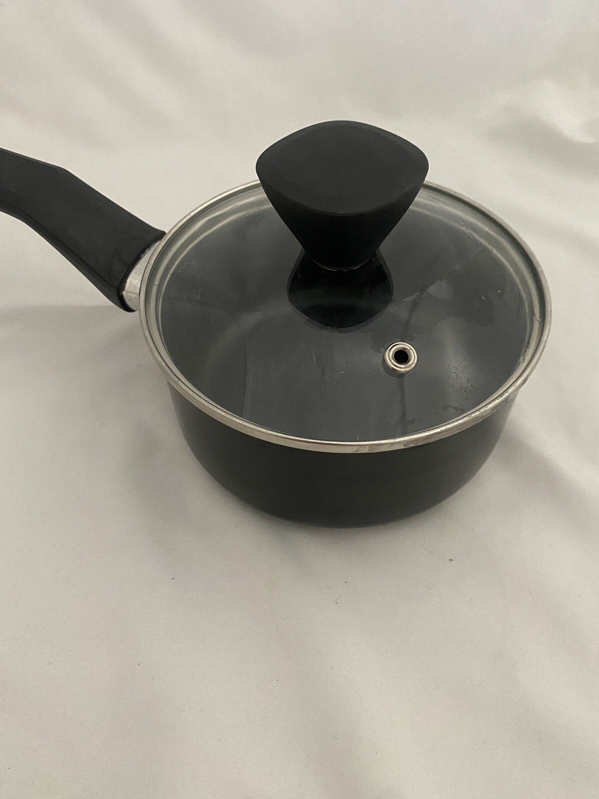 NutriChef 1 Qt Pan with Lid