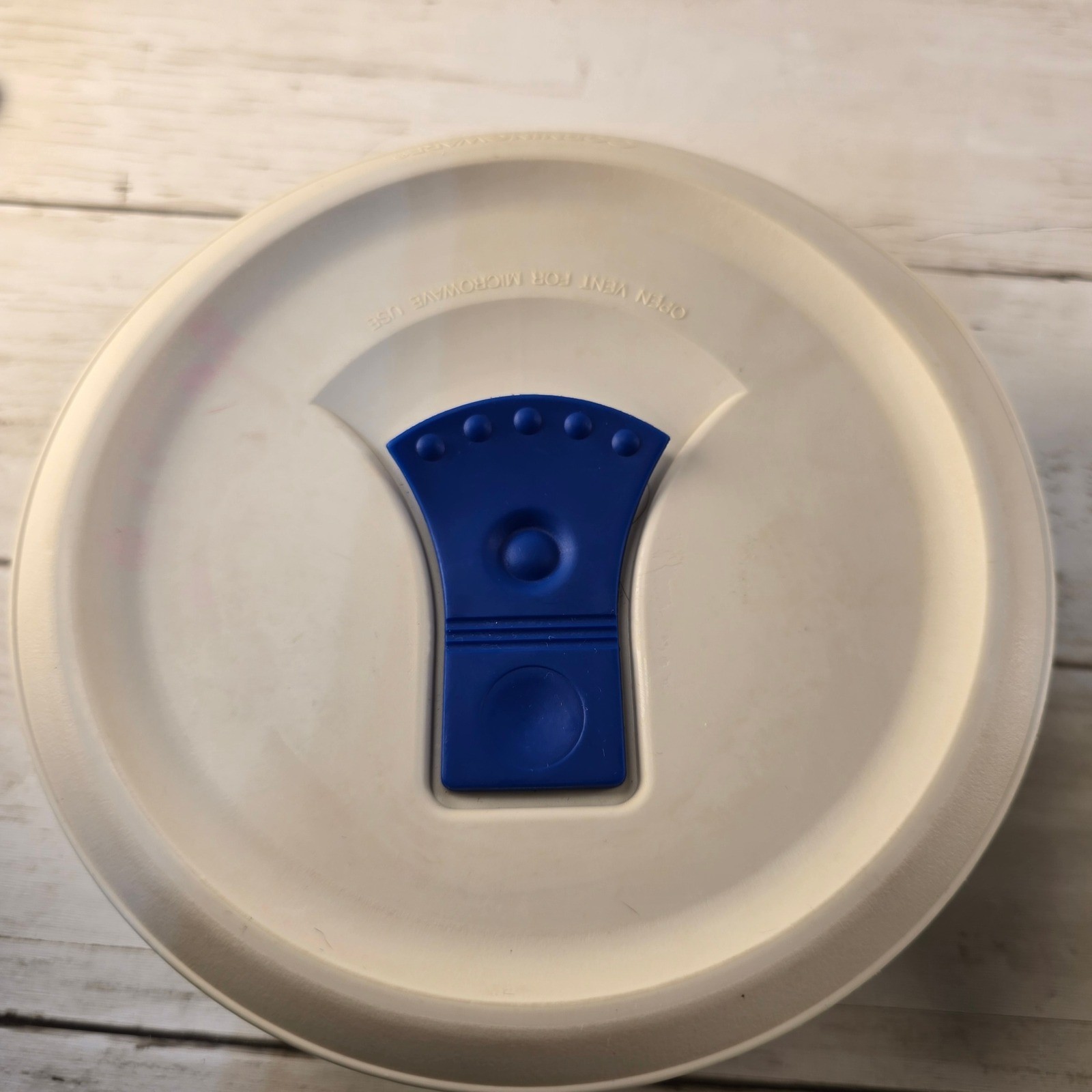 CorningWare French White Stoneware Bowl Set 16oz 24oz with Vented Lids 2pc