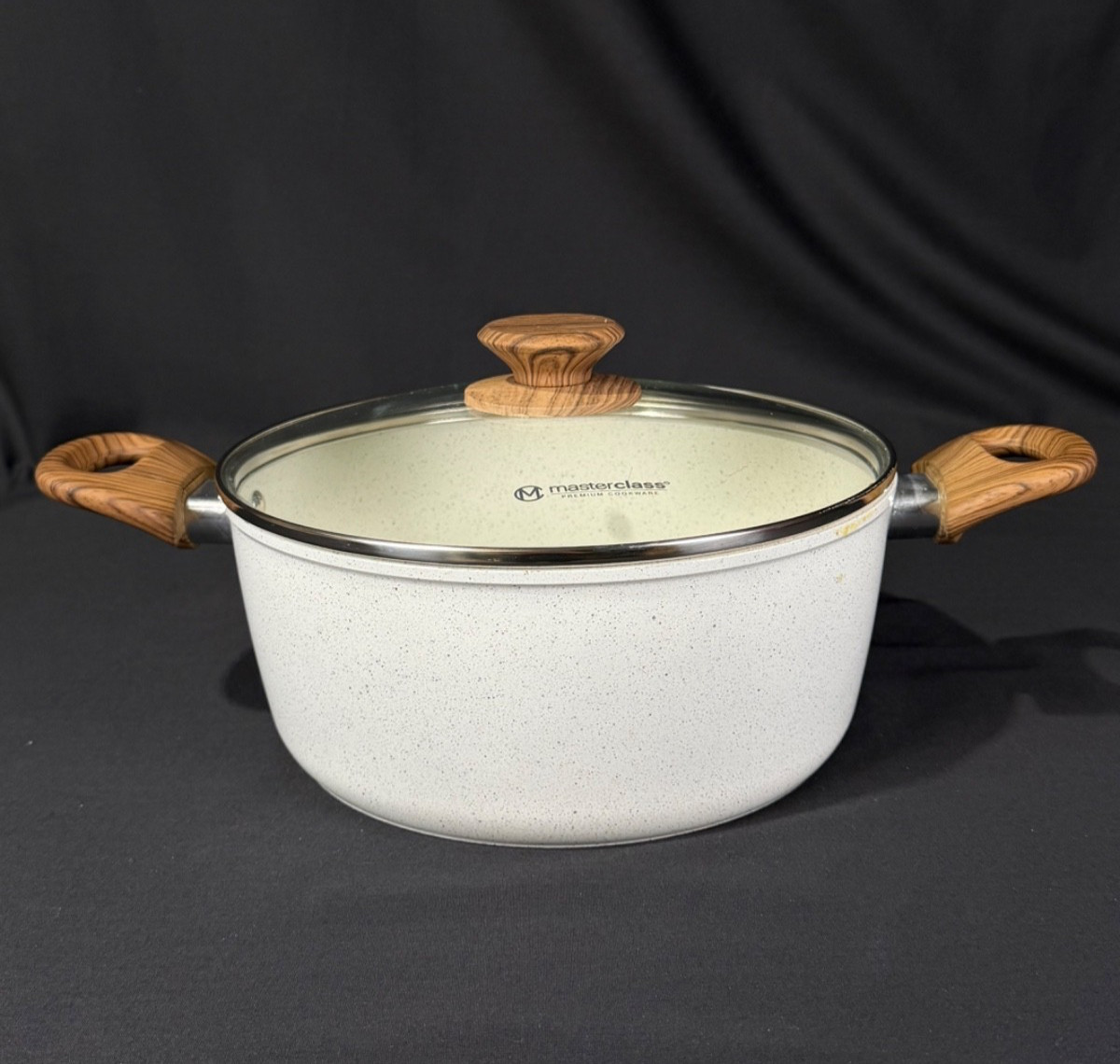 Masterclass Premium Cookware 9.5″ 4.3 Quart Pot with Lid Ivory Ceramic EXCELLENT