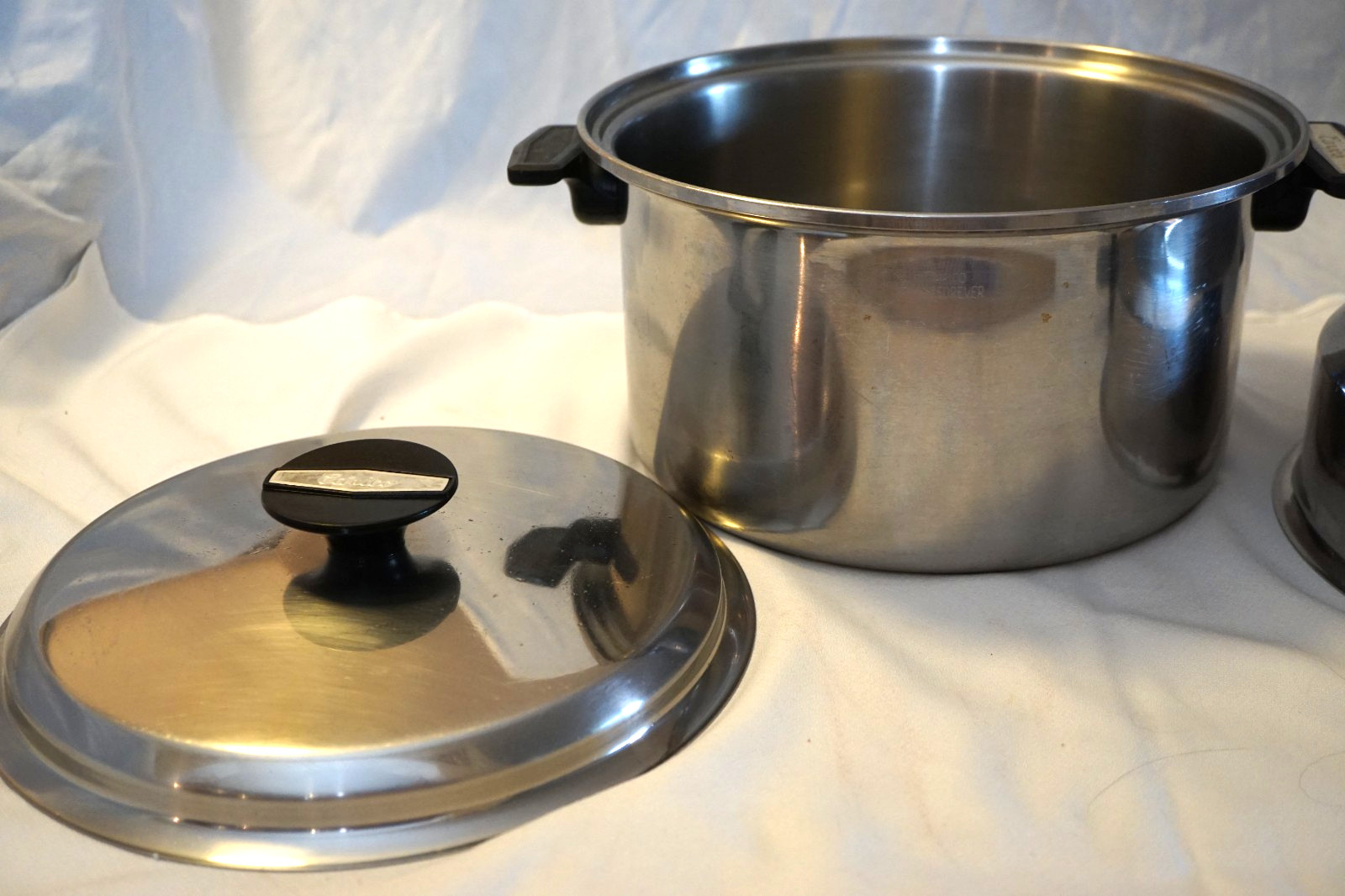 CARICO STOCKPOT 8 QUART W /2 LIDS REGULAR & DOME STAINLESS STEEL MADE IN USA