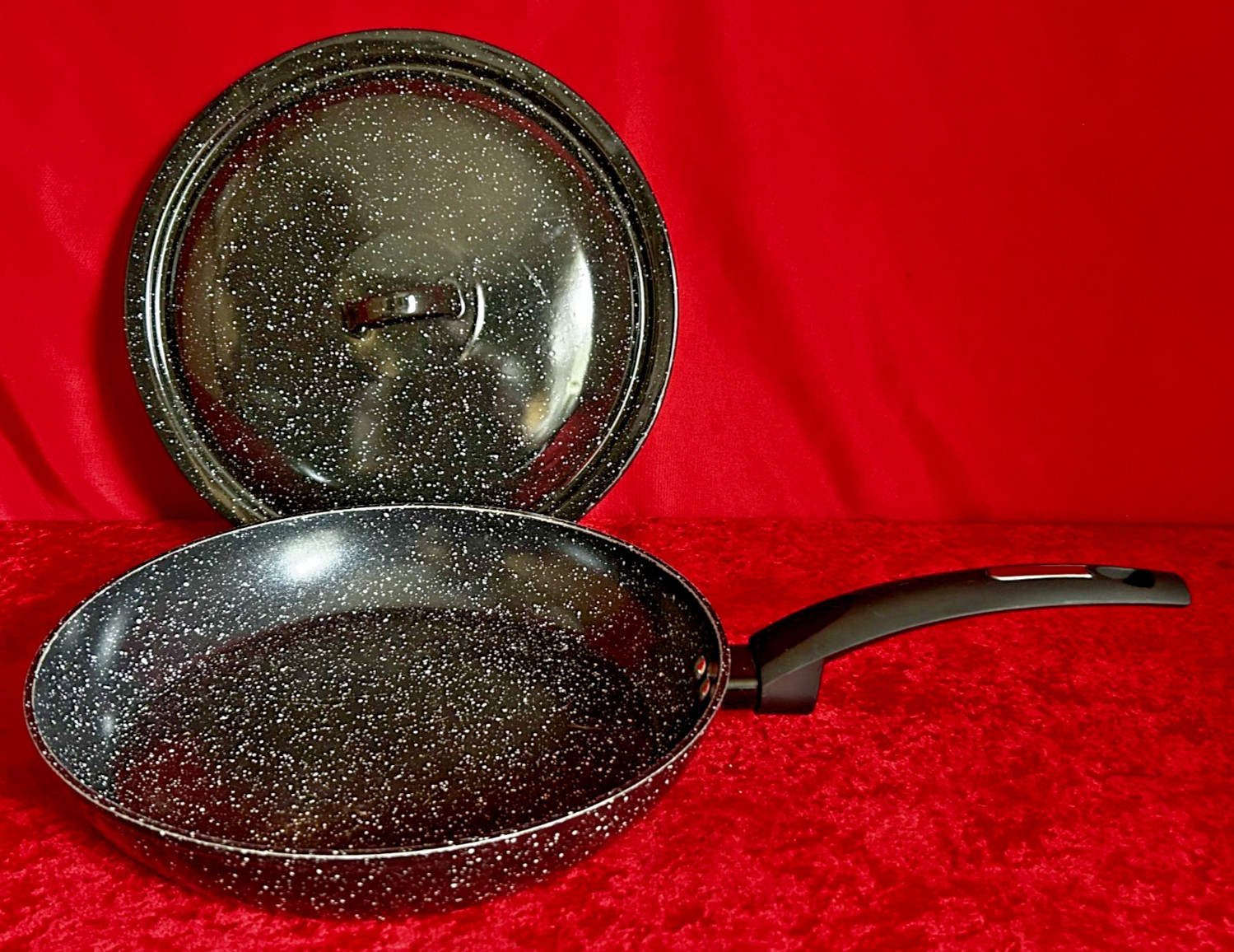 Tower 11″ Forged Aluminum Skillet w/ Enamelware Lid Non-stick Black Speckled B6