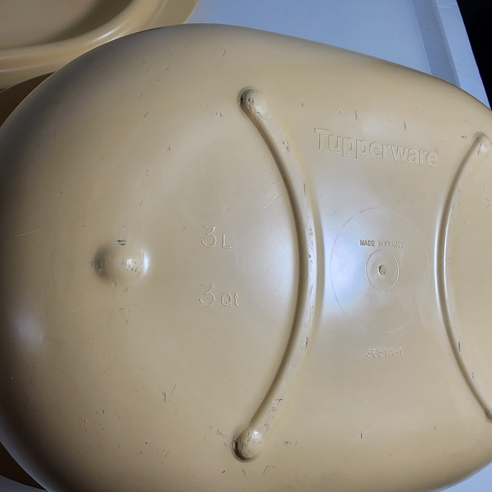 Vintage Tupperware 3 Quart Oven Microwave Covered Casserole Bowl Lid Cover 3651A