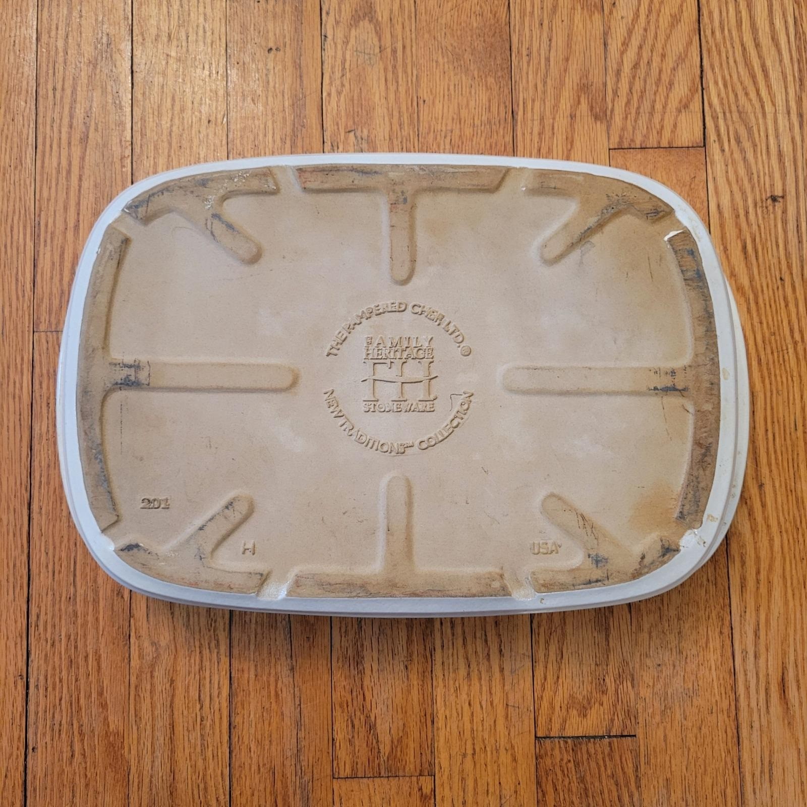 Pampered Chef Family Heritage Stoneware 9×13 Baker 1310 USA Pan Vanilla Glazed