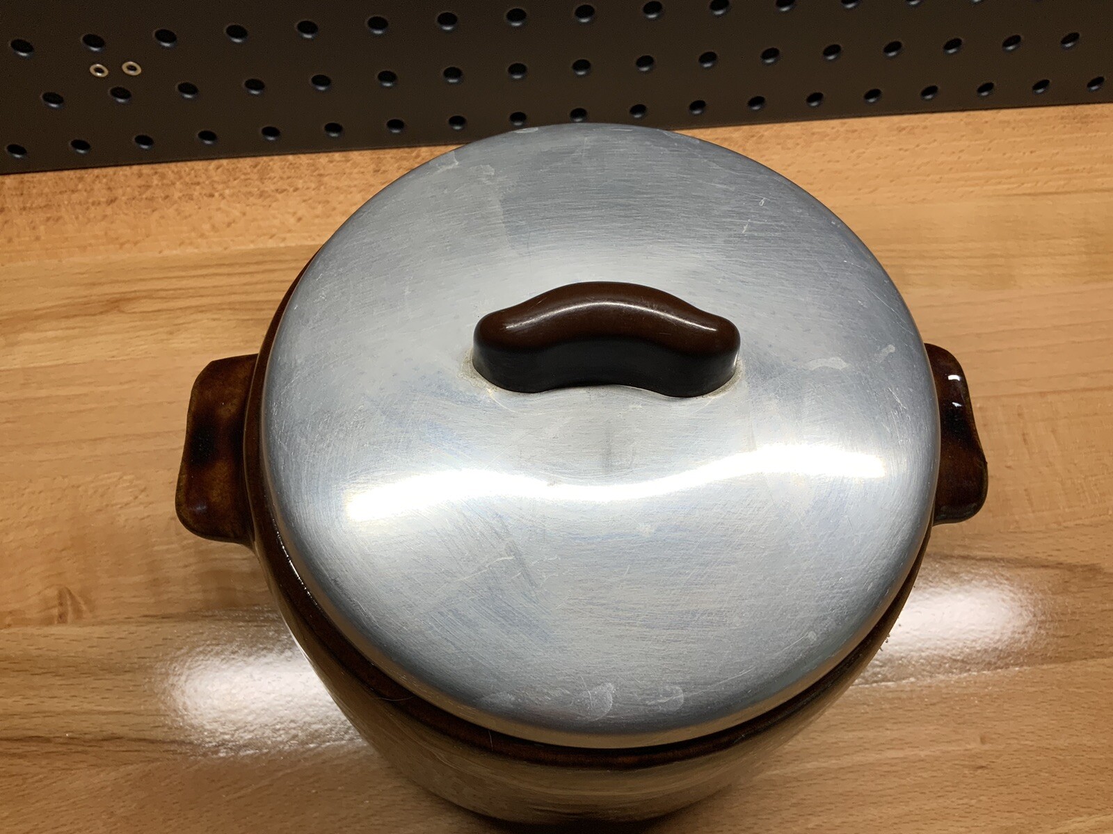 Vintage West Bend Brown Glaze Ceramic Bean Pot Crock Cooker With Metal Lid
