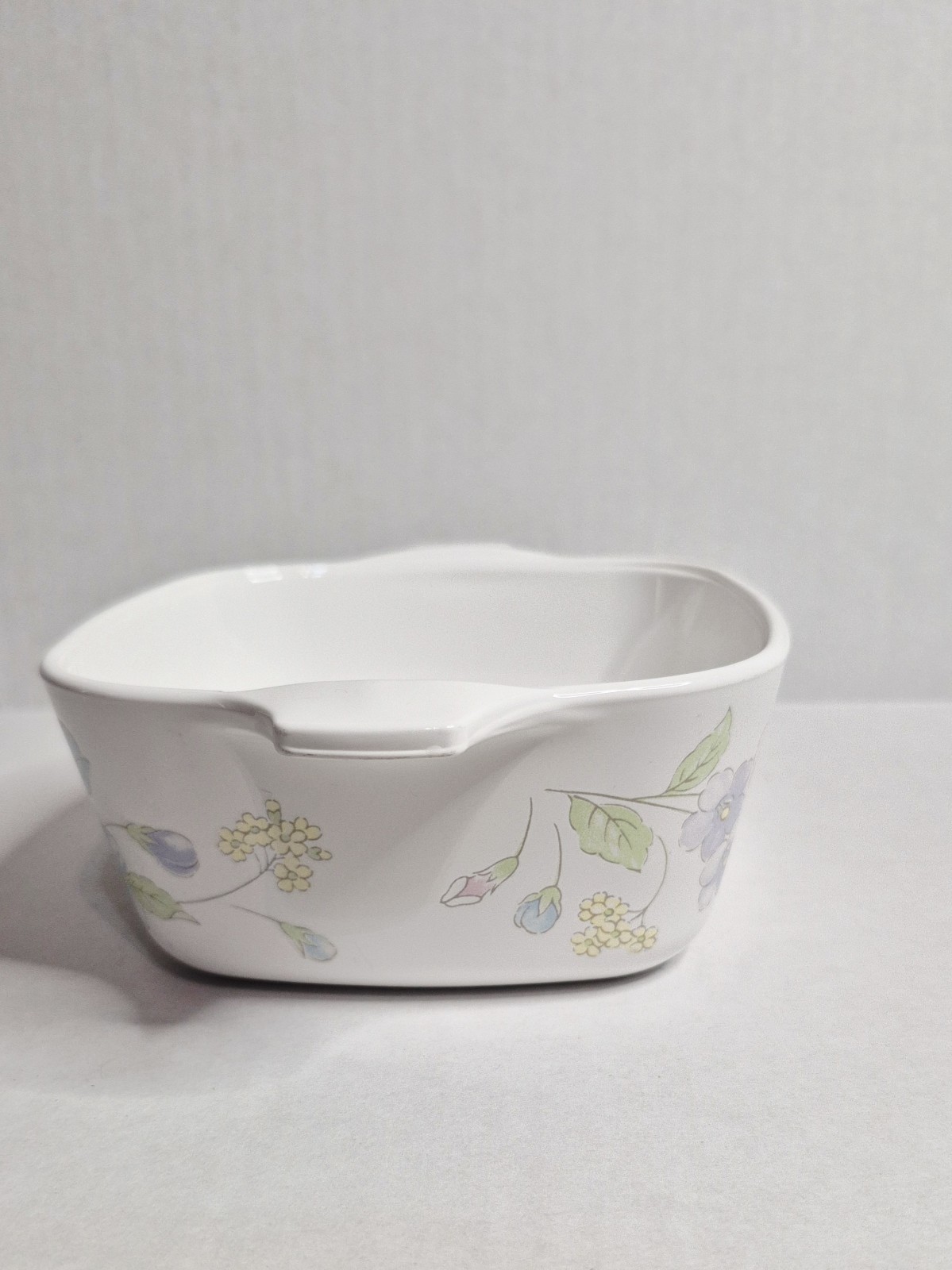Vintage Corning Ware Casserole Dish Unisex 700mL English Meadow Pyroceram White