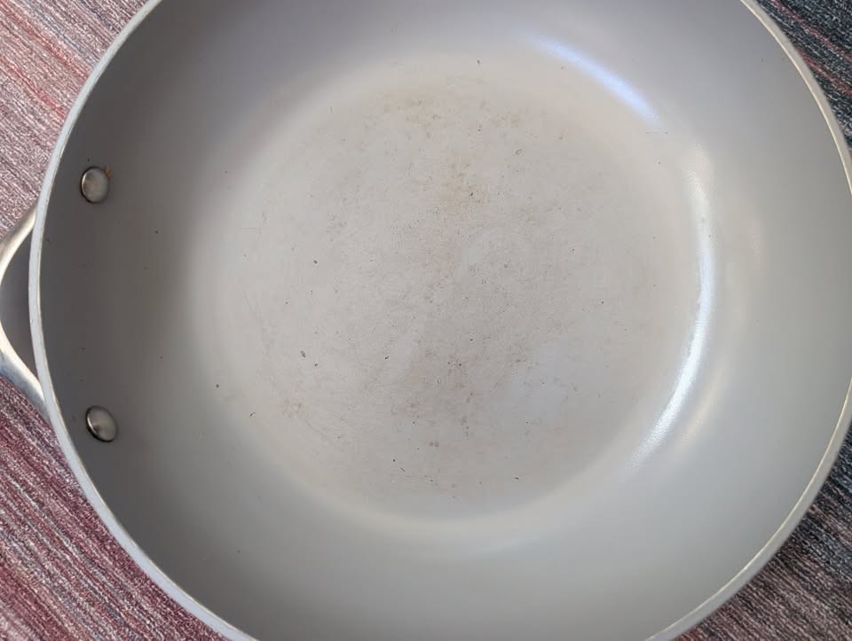 Caraway 10.5in Fry Pan Non-Stick Ceramic w/Lid-Cream-Used
