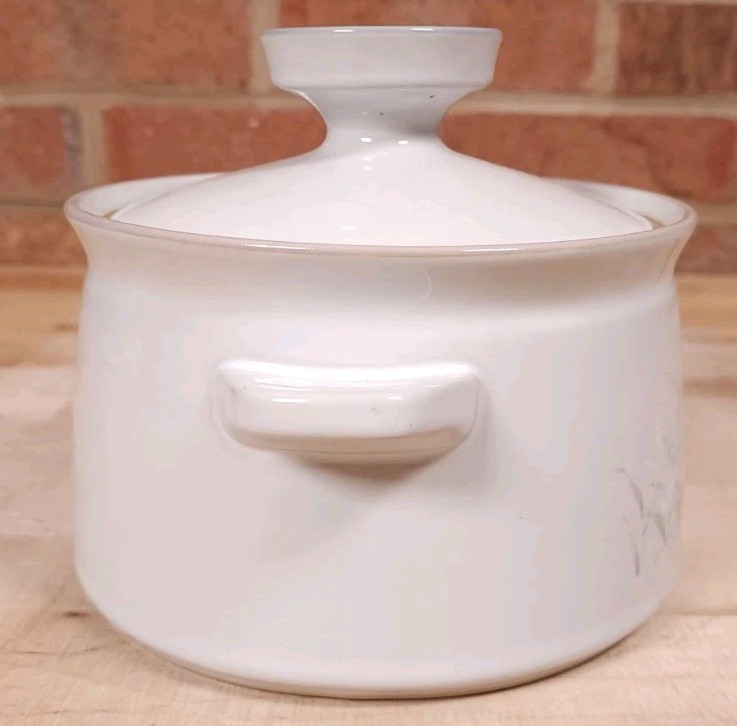 Noritake Woodstock Stoneware 8354 Bean Pot 8 X 6 Inch