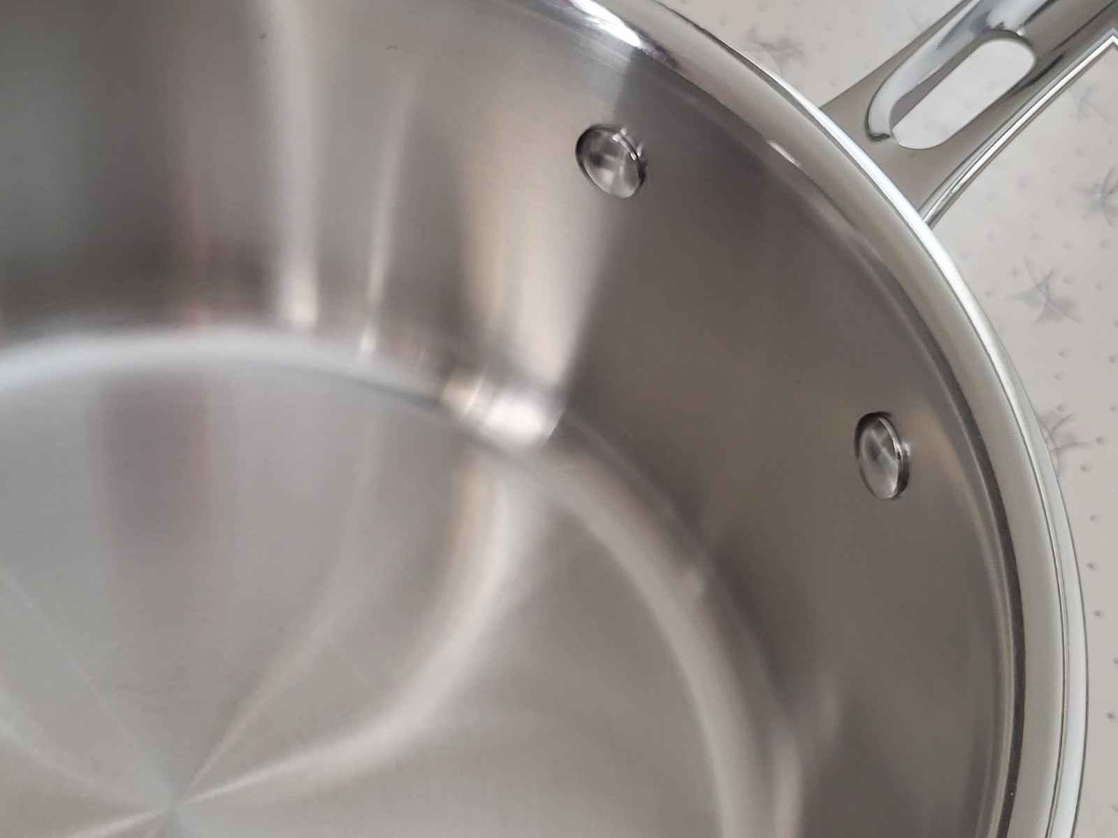 Viking 3-Ply Bonded Stainless Steel Sauce Pan Pot 3QT/2.8L With Vented Lid