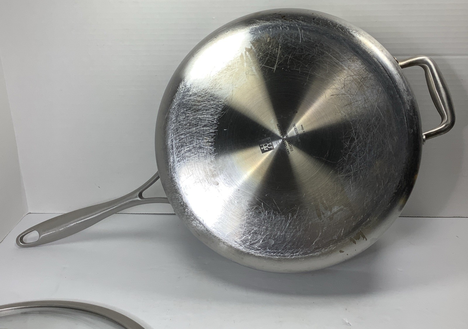 JA Henckels Non Stick 11.5 in Skillet Chicken Fryer Helper Handle Lid Saute