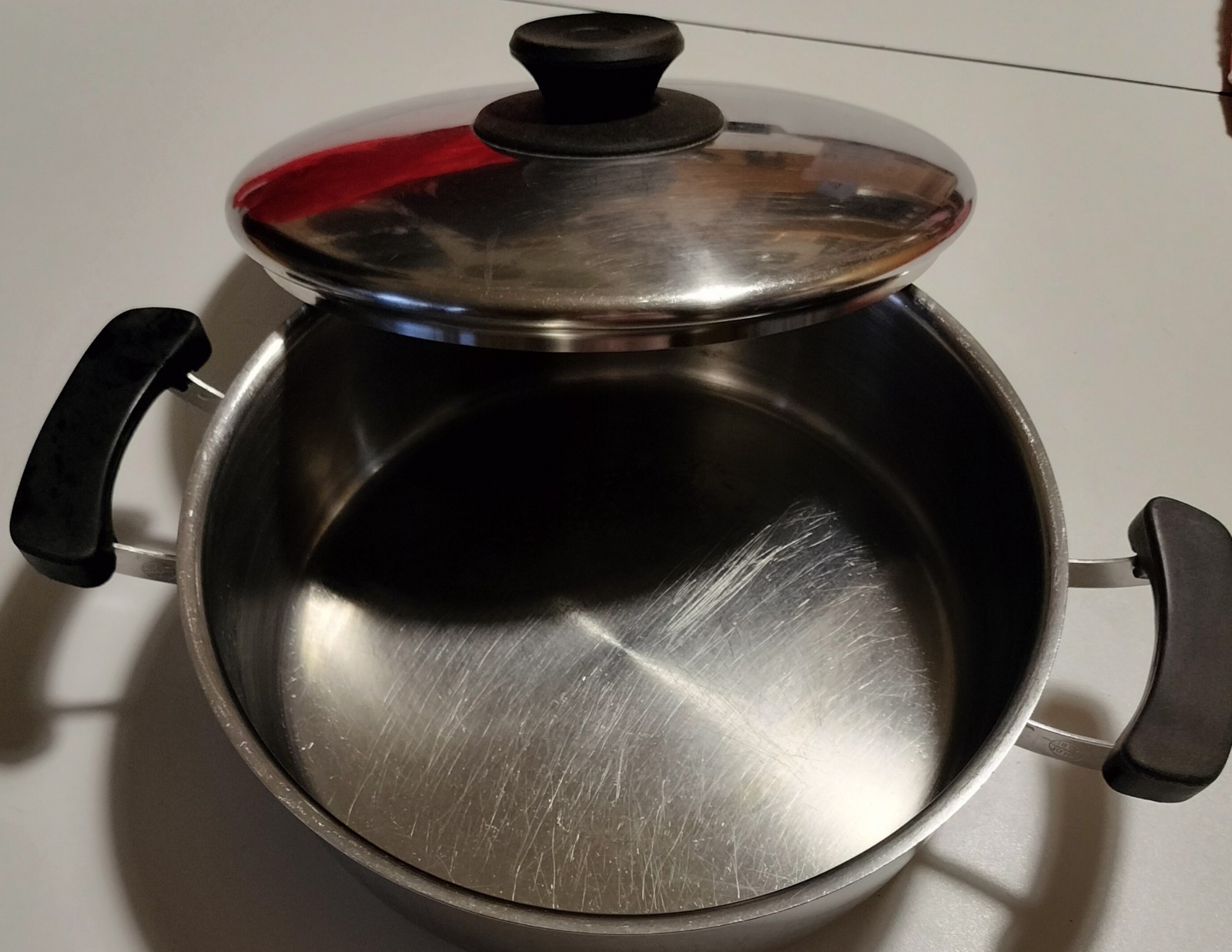 IMCO pot, pan, saucepan with lid, size 25 cm.