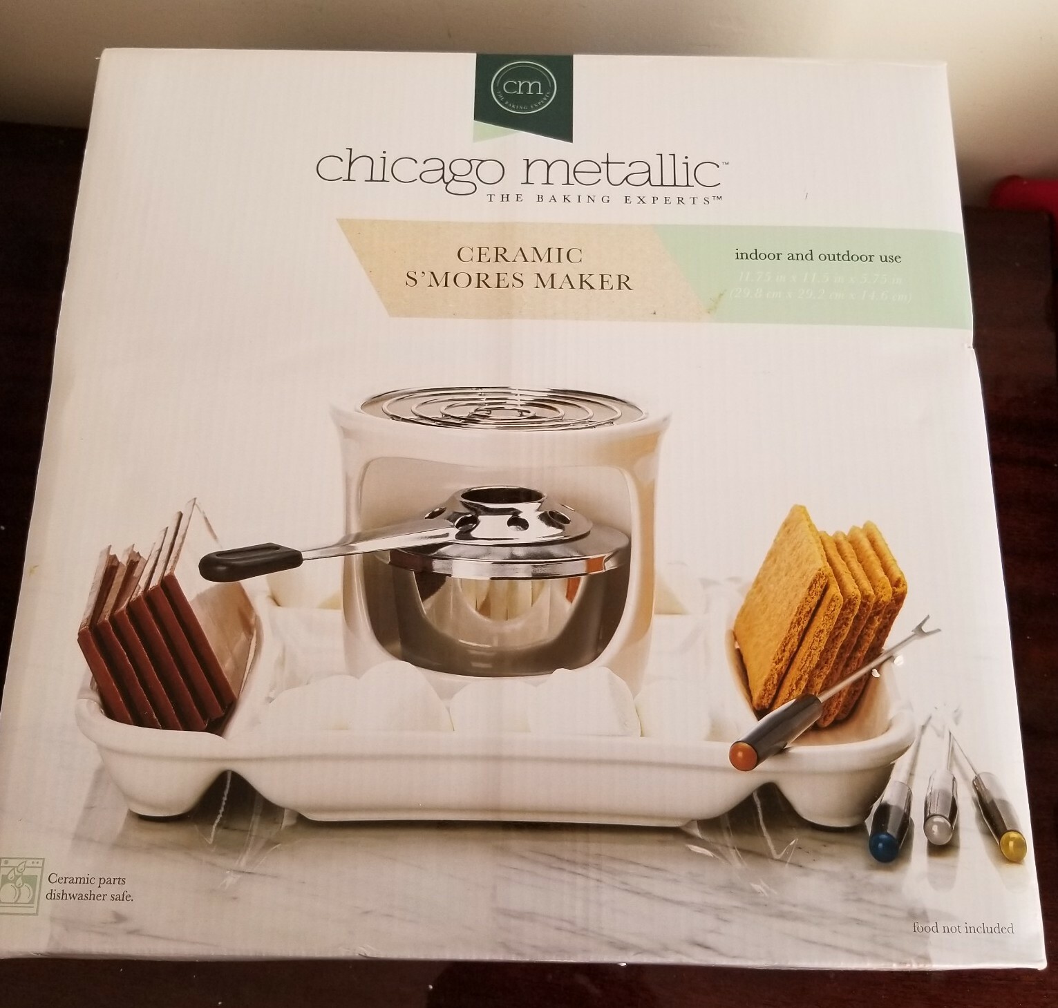 BRAND NEW OPEN BOX! Chicago Metallic Ceramic S’mores Maker.